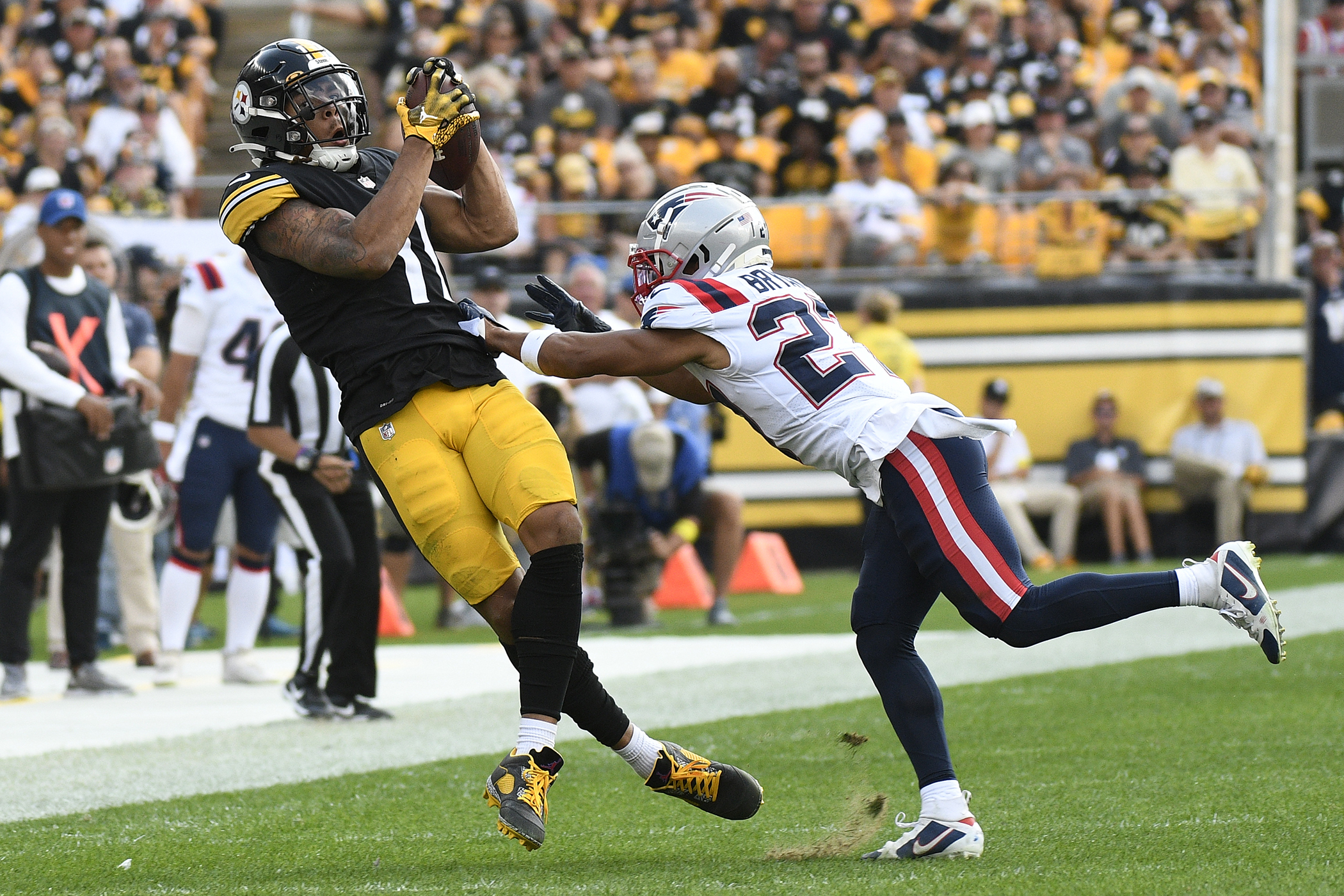 Mac Jones, Patriots top Steelers, 17-14