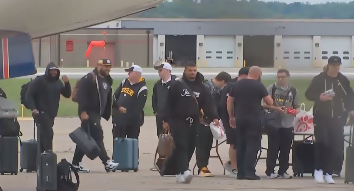 Steelers not home from Las Vegas yet, team flight diverted to