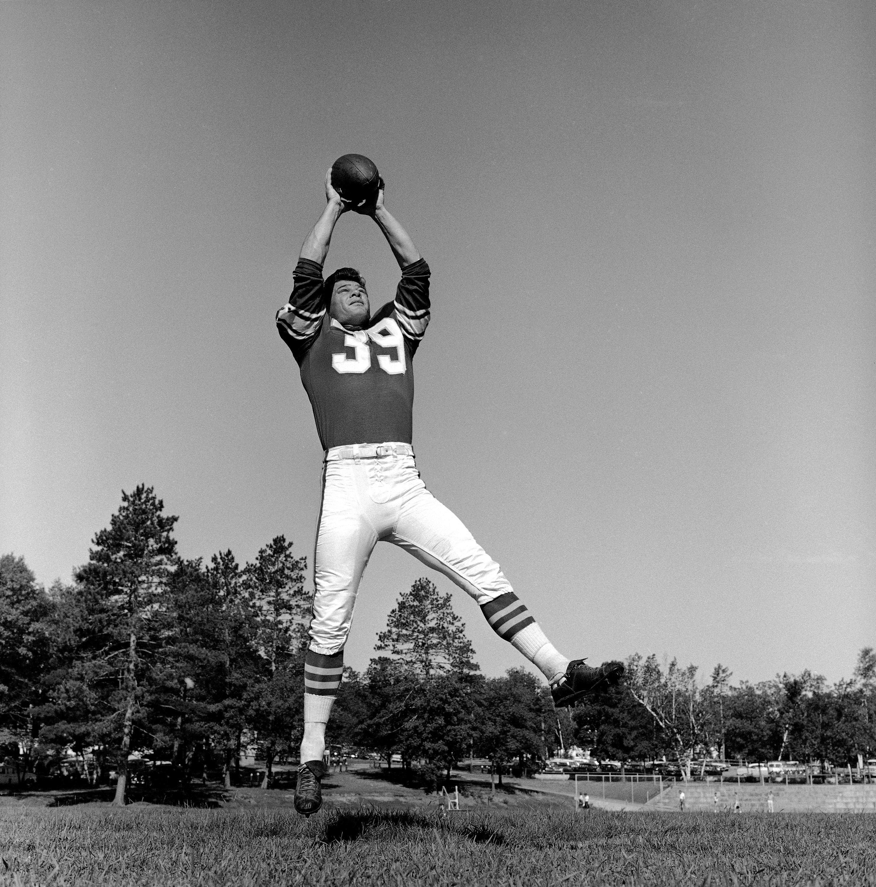 Detroit Lions on X: Remembering the life and career of Hugh McElhenny: The  Hall-of-Fame halfback played his final NFL season with the #Lions in 1964.   / X