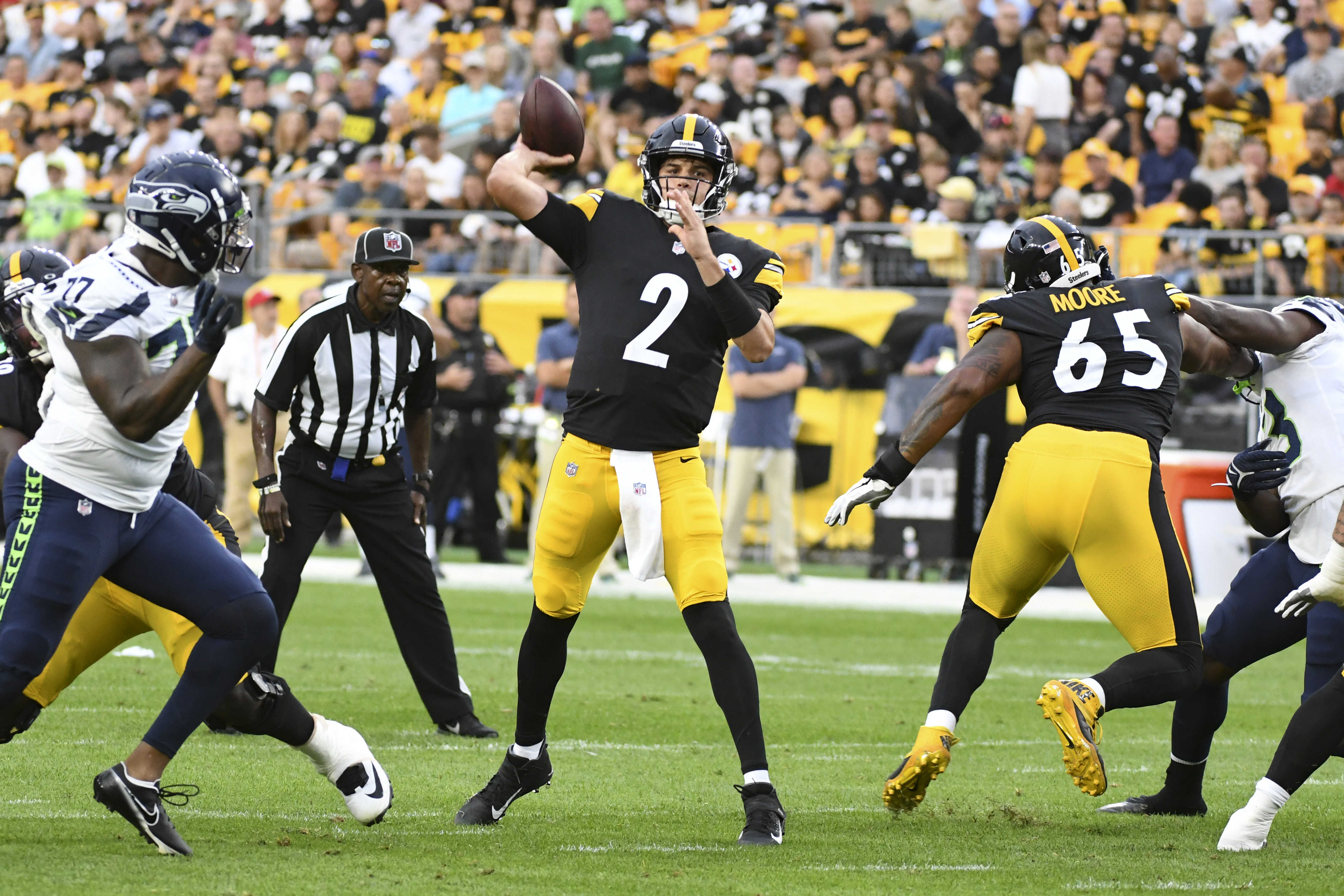 Duck Hodges Named Steelers Starting Quarterback, Mason Rudolph Benched