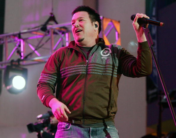 COVID Concert Isn't the First Time Smash Mouth Singer Steve Harwell Has  Courted Controversy