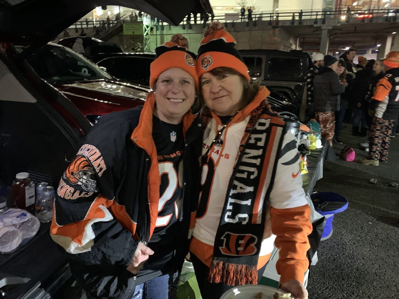 Cincinnati Bengals on X: Show your Who Dey pride! Share your game day pic  or WHO DEY cheer vid and win tickets! More:    / X