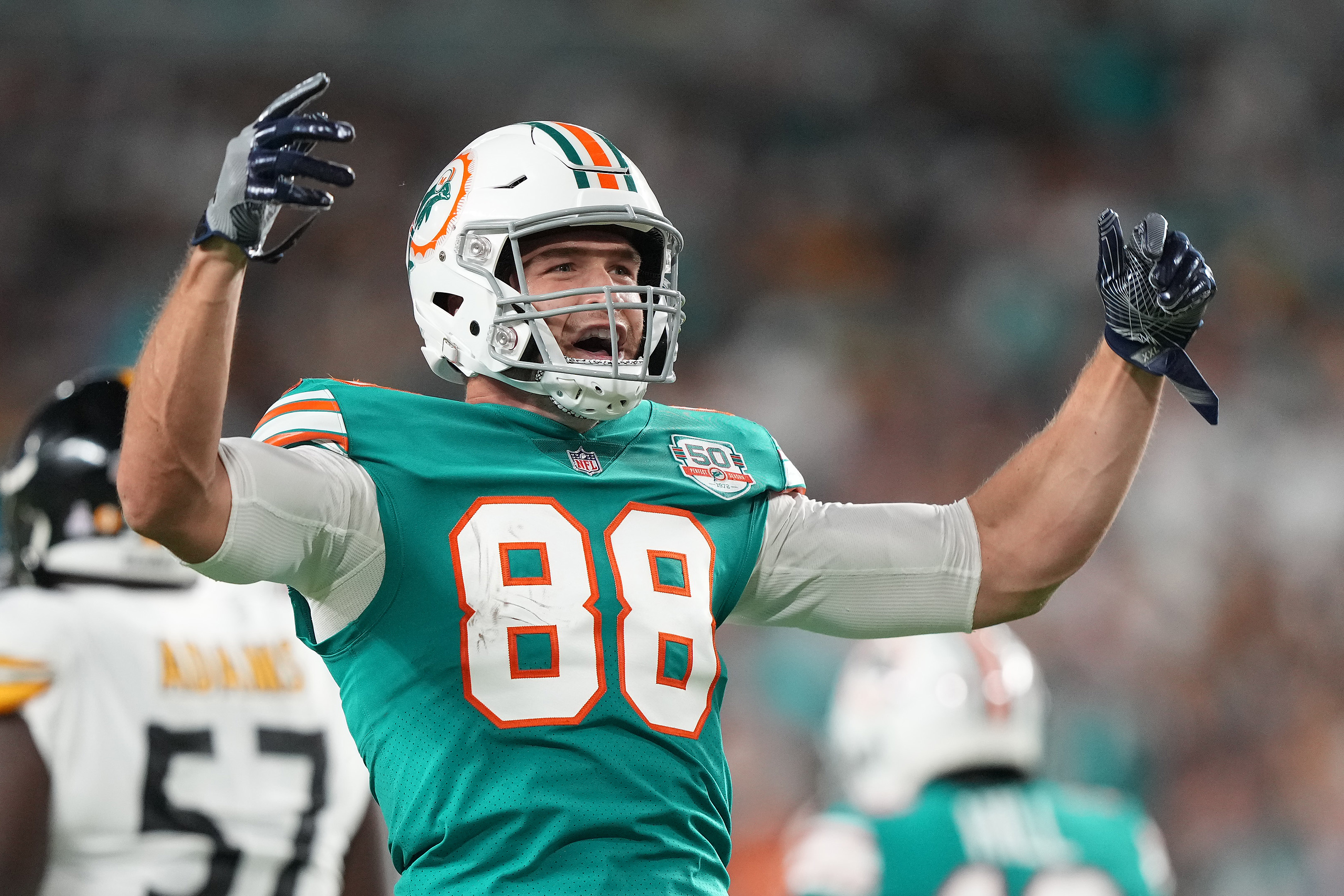 Ex-Dolphins tight end Mike Gesicki agree to 1-year deal with Patriots 