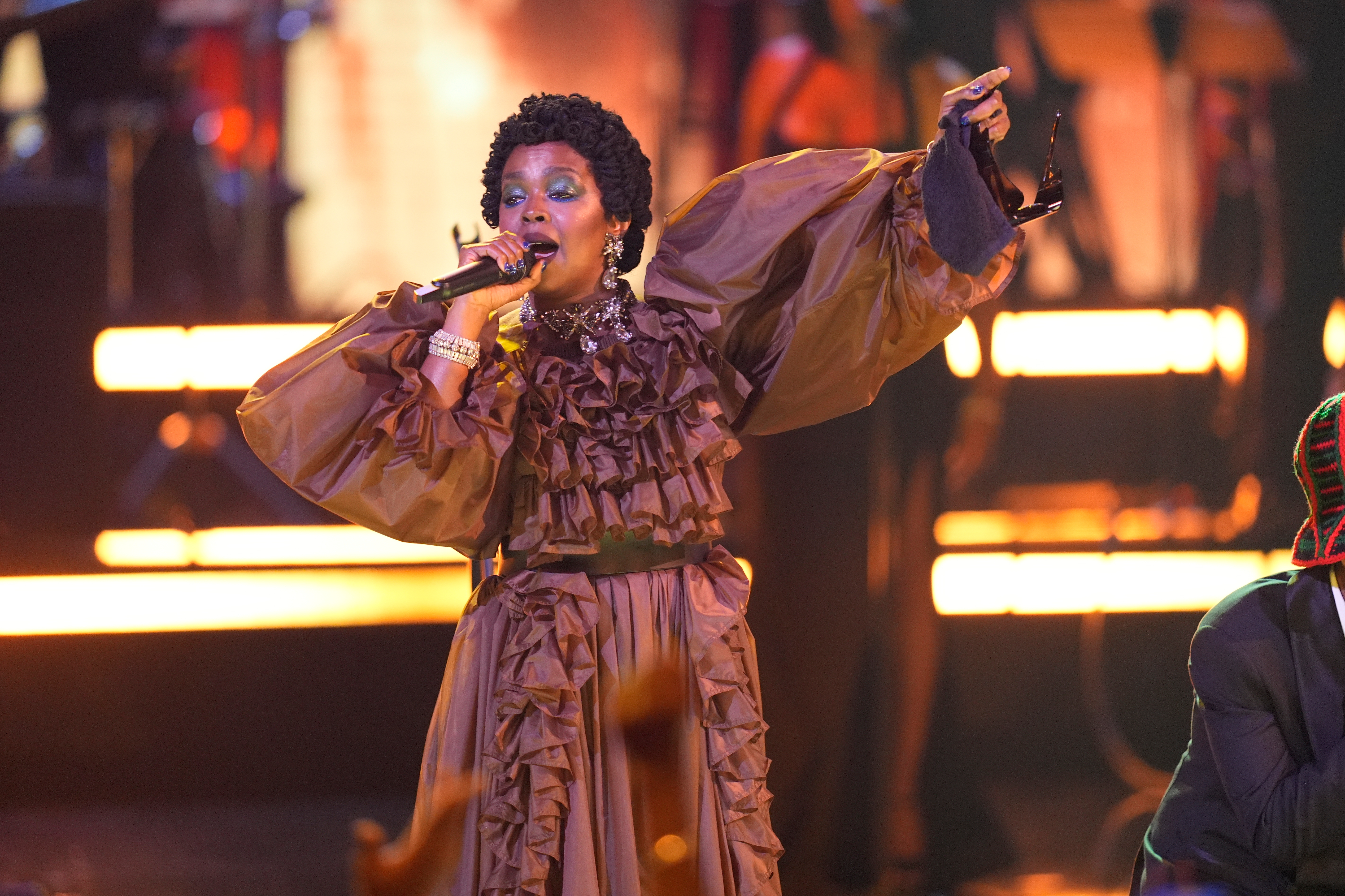 Jackson Five / Lauryn Hill‼️ Lauryn Hill honored, Janet Jackson stuns Teyana Taylor at BET