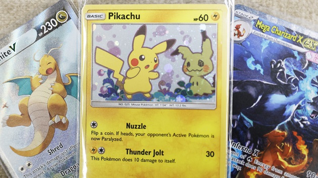 pokemon card binders with zipper Pokmon TCG: Scorching Charizard Premium Zip Binder