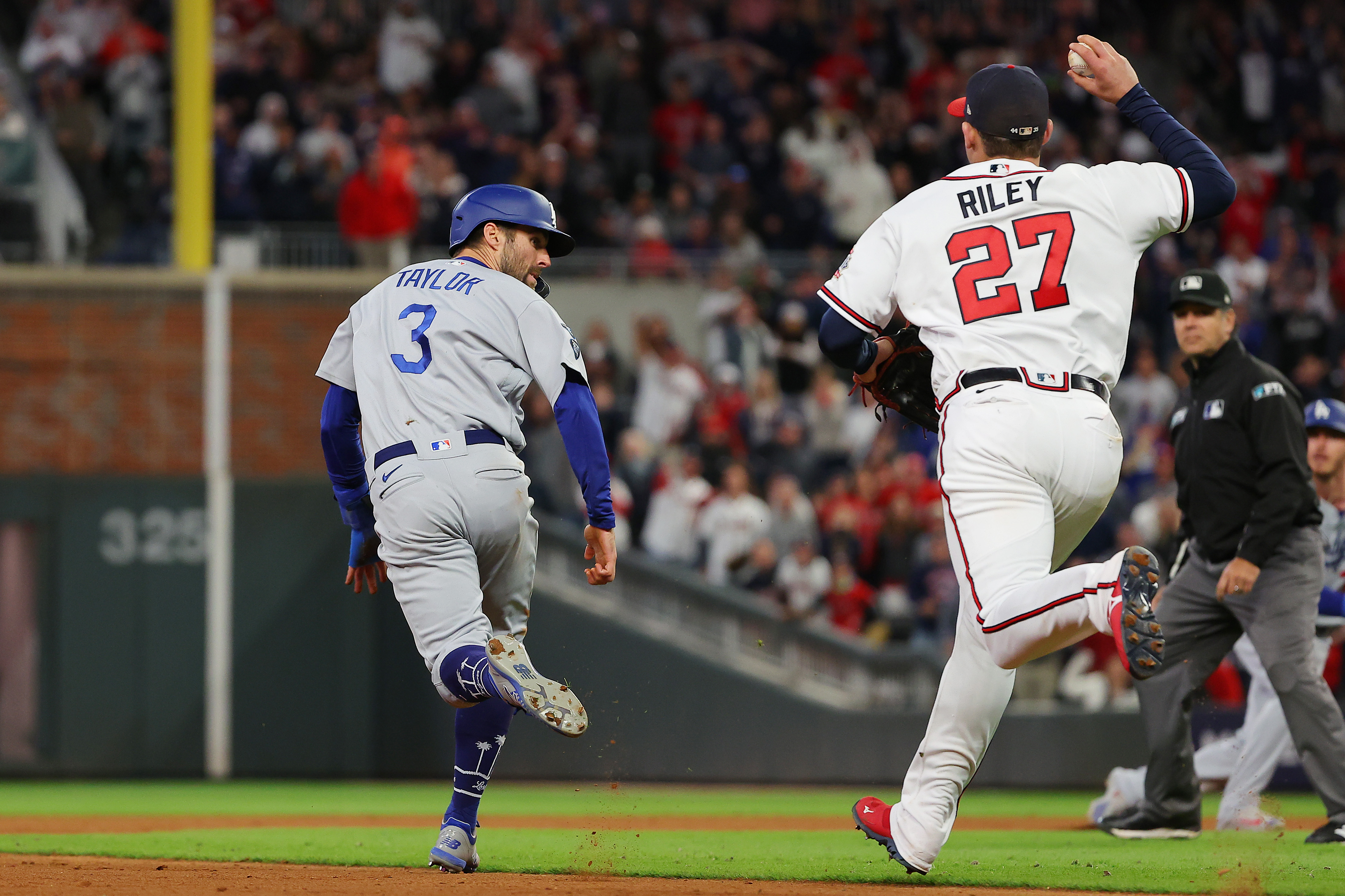 Atlanta, United States. 17th Oct, 2021. Atlanta Braves' Austin Riley hits a  walk off RBI single that scores teammate Ozzie Albies for a 3-2 win over  the Los Angeles Dodgers during the