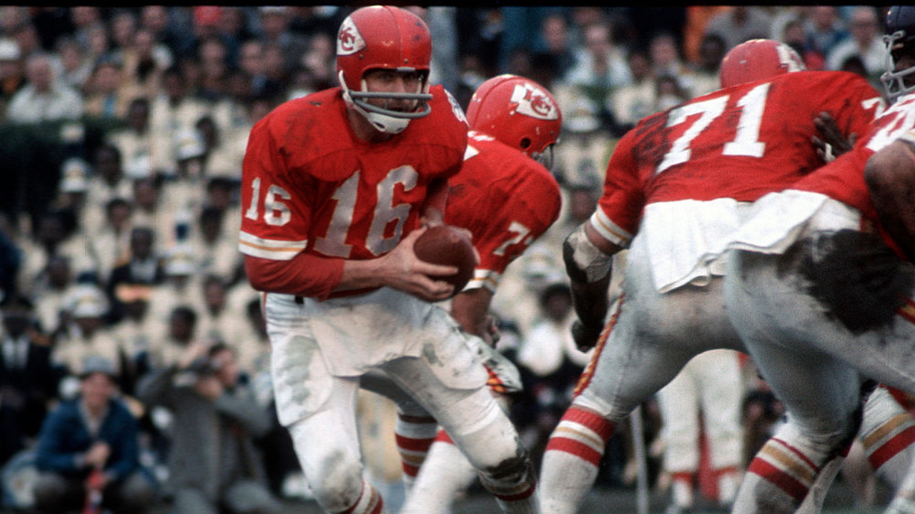 Purdue Football Legend Len Dawson has Died - Hammer and Rails