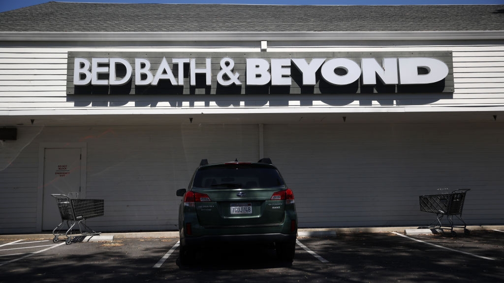Bed Bath & Beyond to be closed Thanksgiving Day, offer paid parental