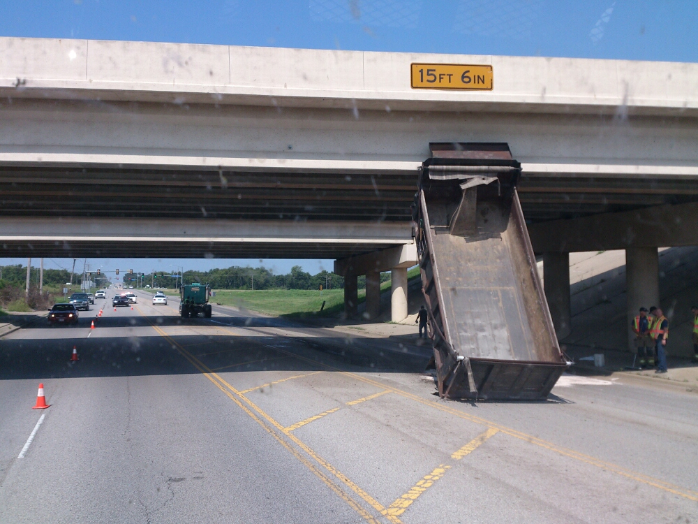 Dump truck slams into bridge on Creek Turnpike in Broken Arrow – 102.3 KRMG