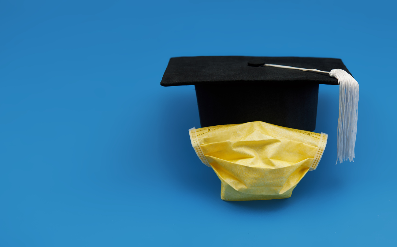College fines students who don't wear masks - WPXI