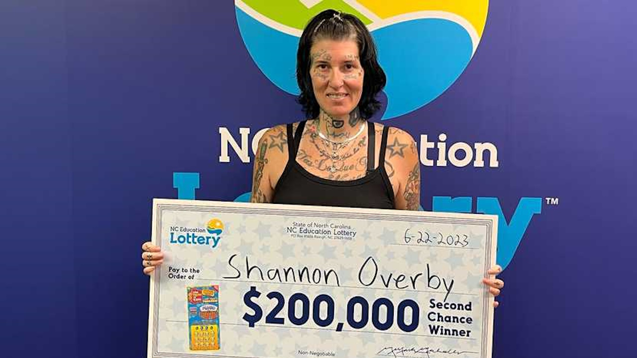 Carolina Panthers' fan scores $200,000 prize on scratch-off