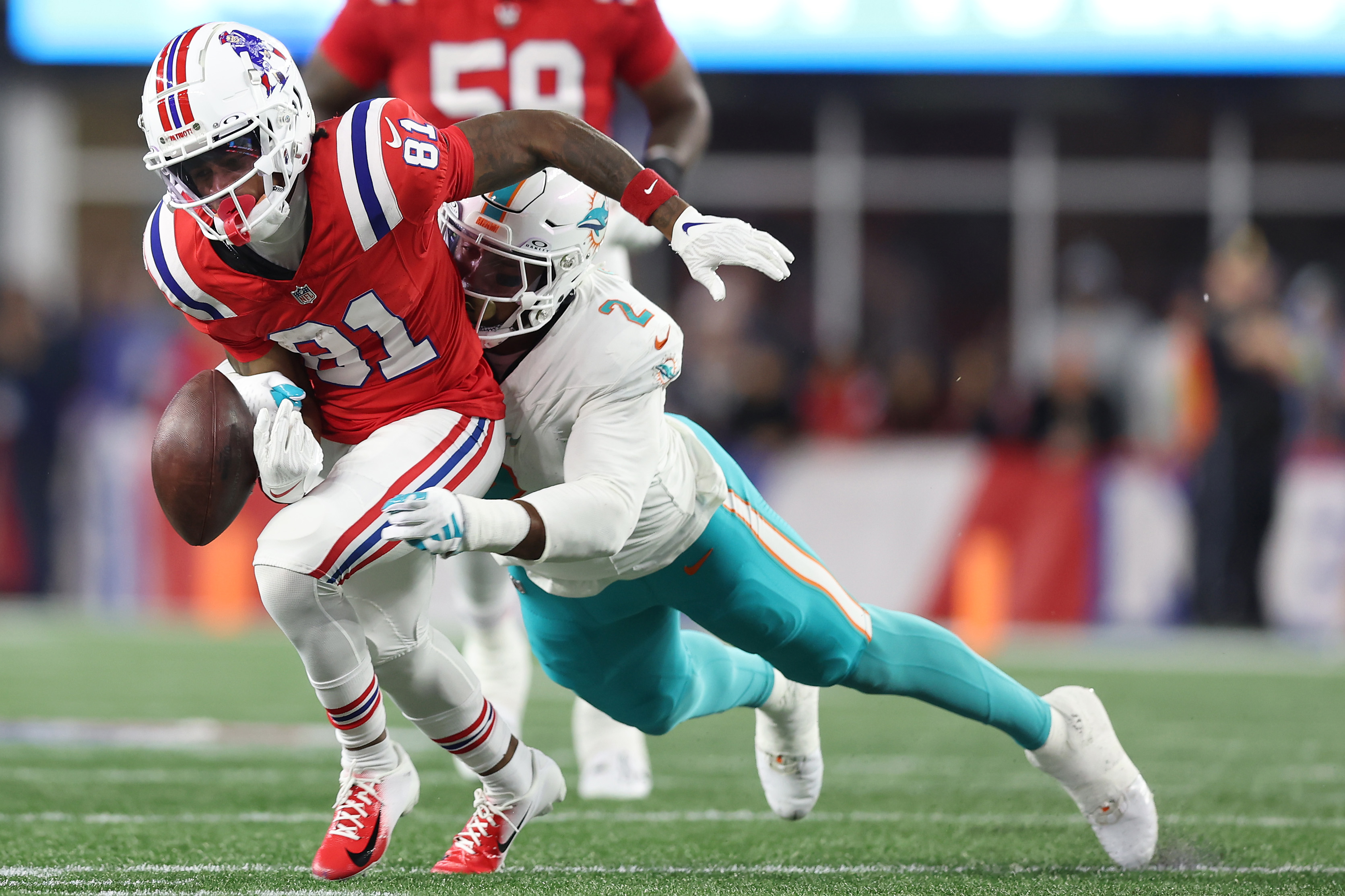 Miami Dolphins defeat New England Patriots 24-17 to start the season 2-0 -  CBS Miami