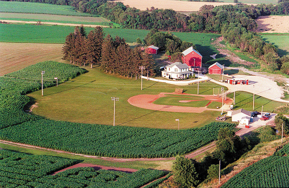 Field of Dreams' comes to life as White Sox and Yankees face off in Iowa