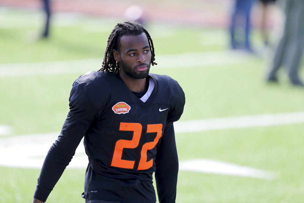 Najee Harris hosts draft party at his old homeless shelter