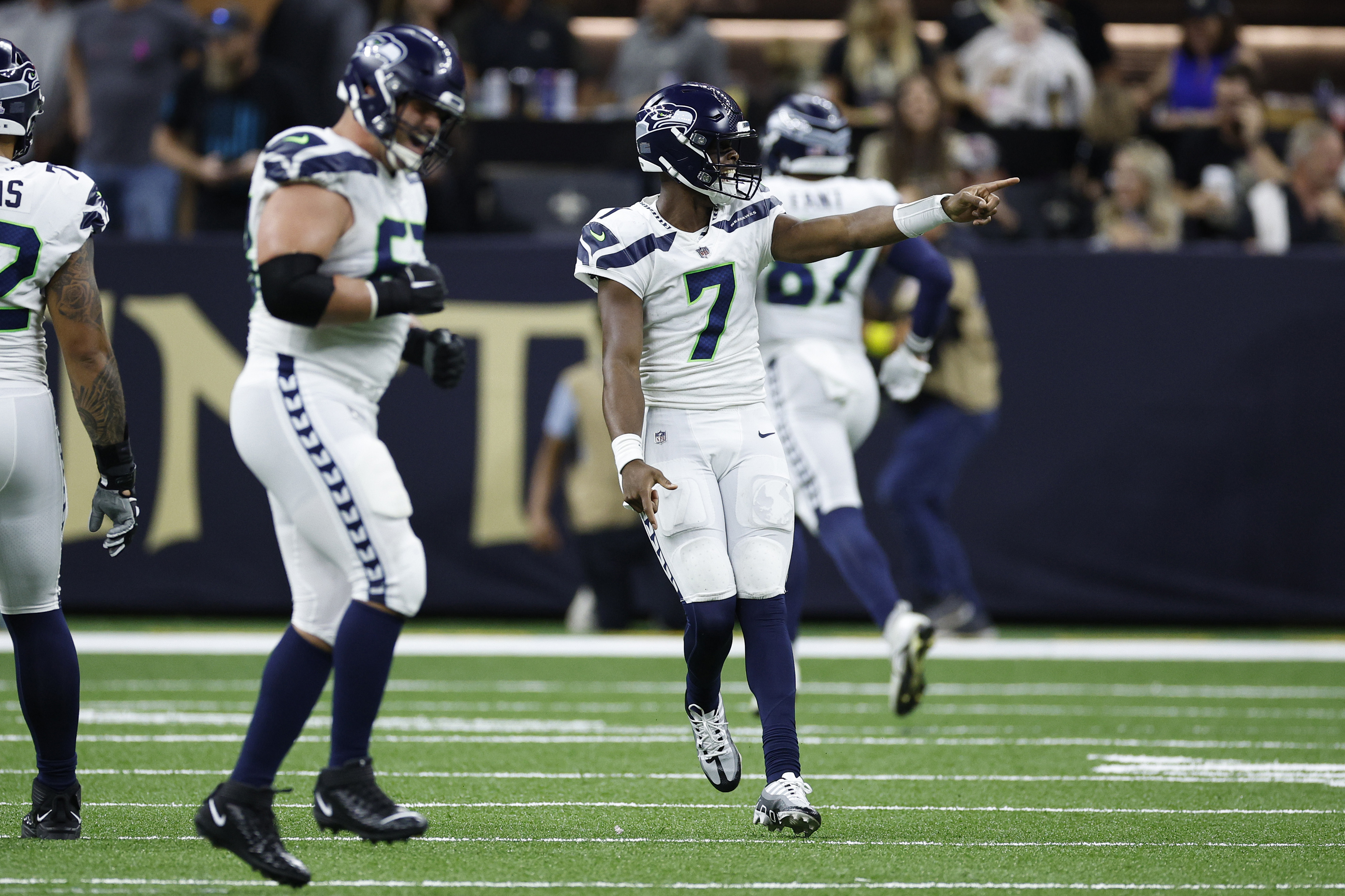 PHOTOS: Seahawks vs. Saints on Oct. 9, 2022 – KIRO 7 News Seattle