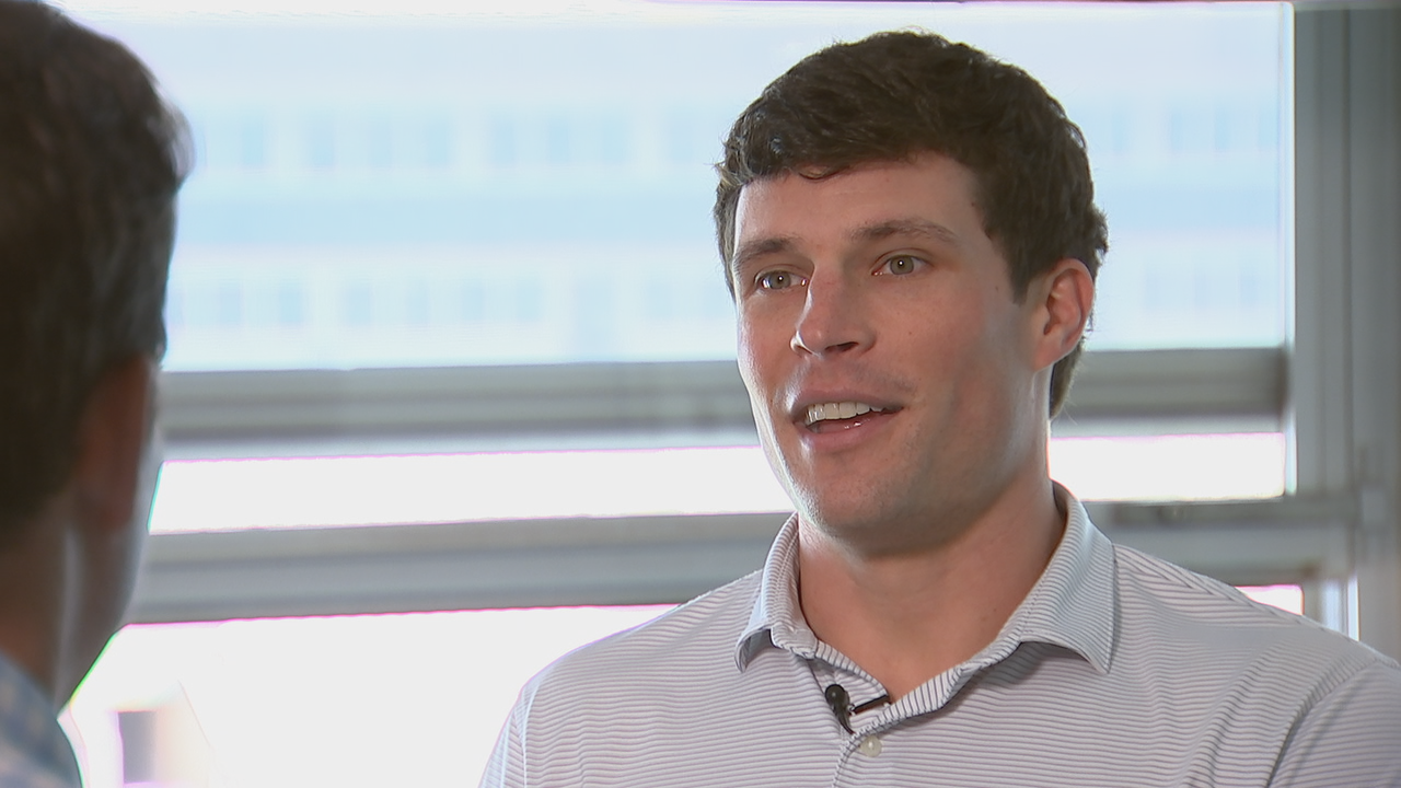 Luke Kuechly joins Panthers radio broadcast team in 2022