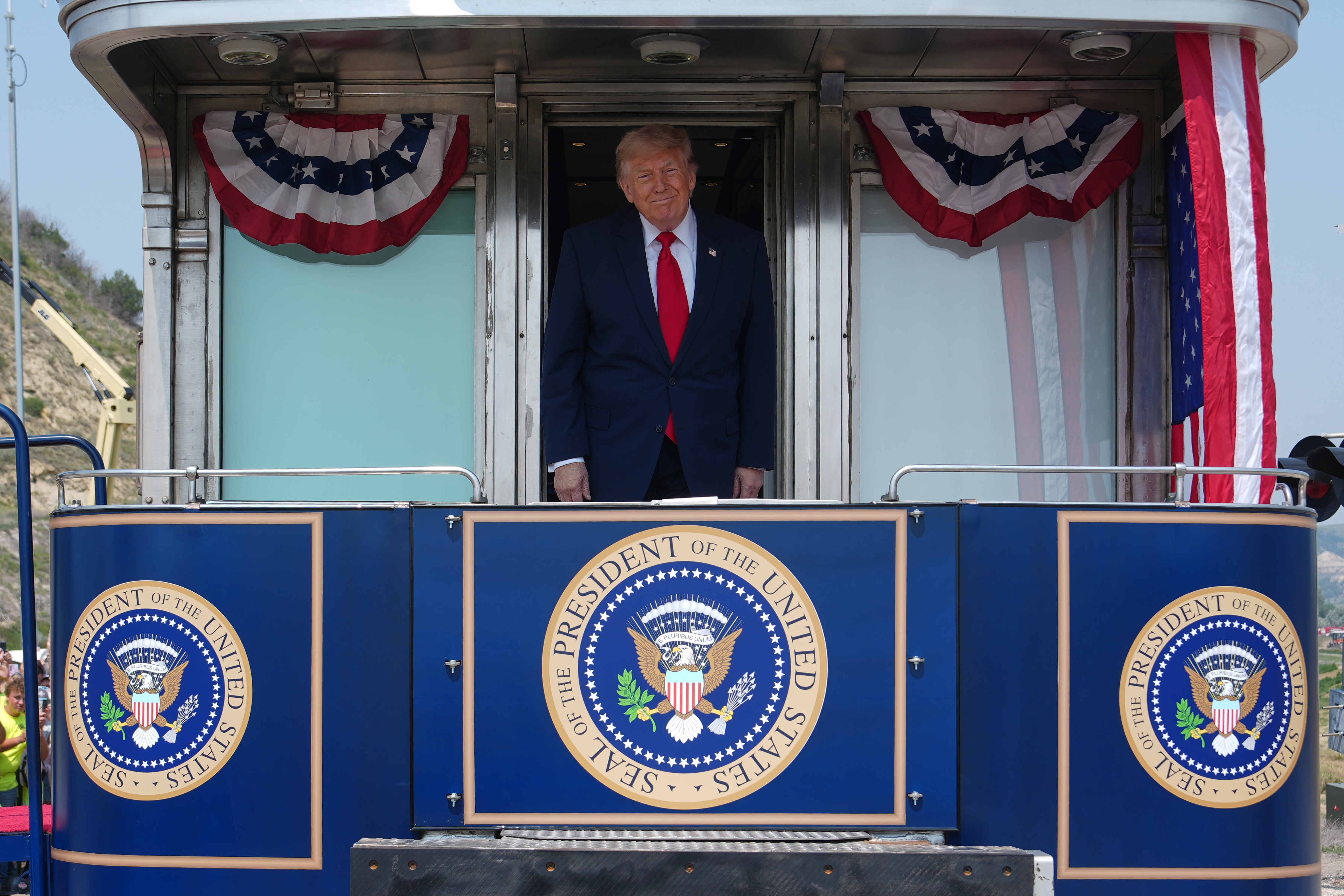 president 確認画像 Trump visits Theodore Roosevelt Presidential Library in North