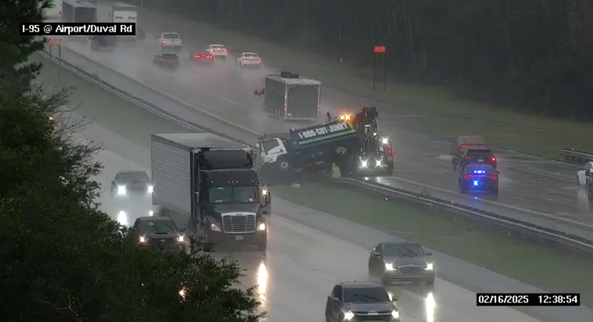 Traffic Alert: Multiple accidents throughout Duval, drivers are