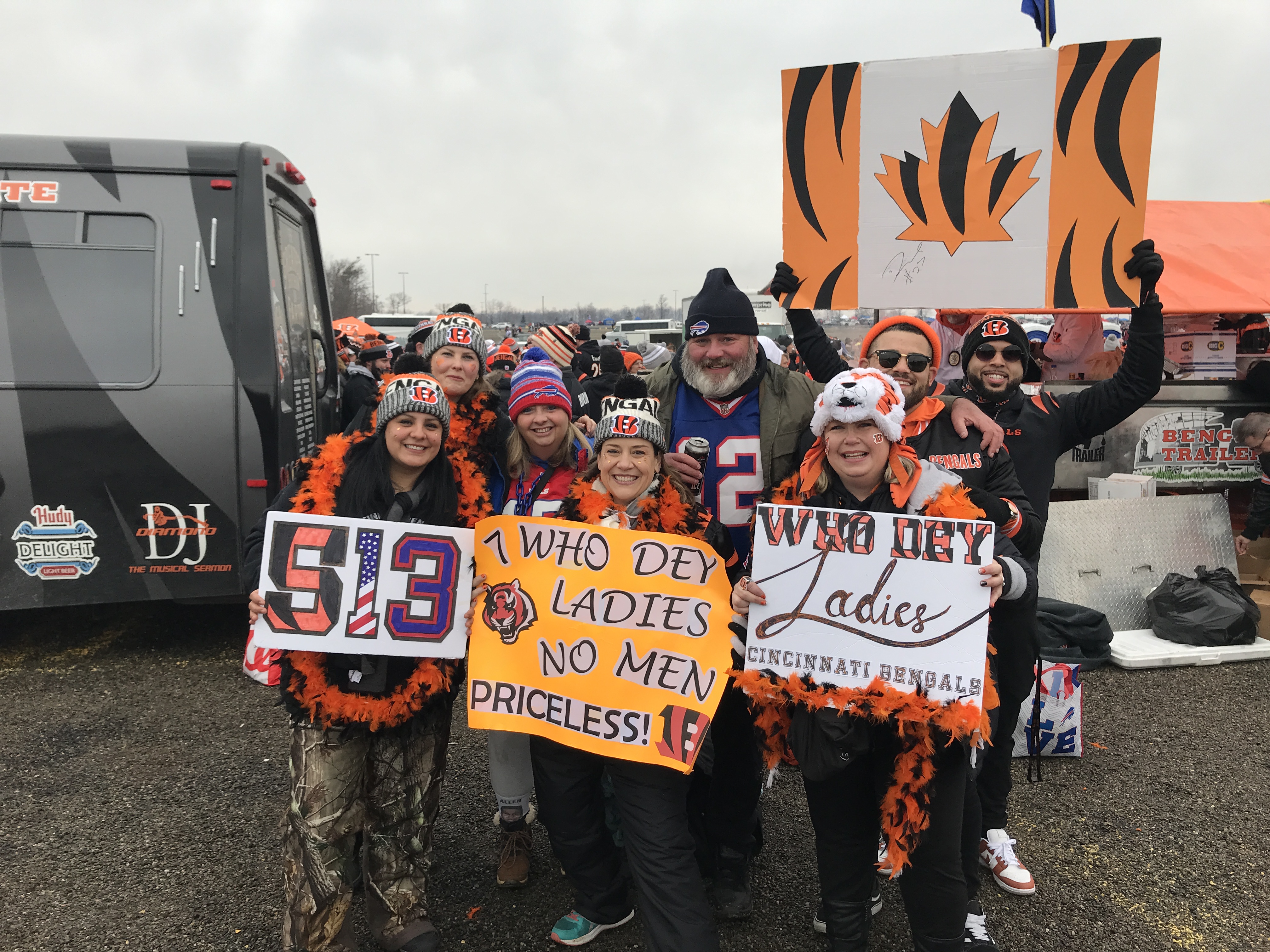 Hundreds of Bengals fans gather for tailgate outside Highmark Stadium –  WHIO TV 7 and WHIO Radio