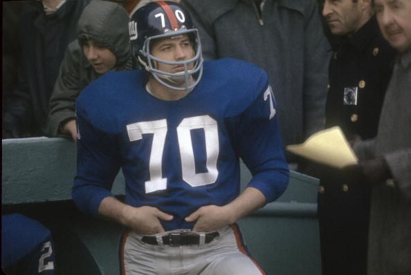 Sam Huff, Fearsome Hall of Fame Giants Linebacker, Dies at 87 - The New York  Times