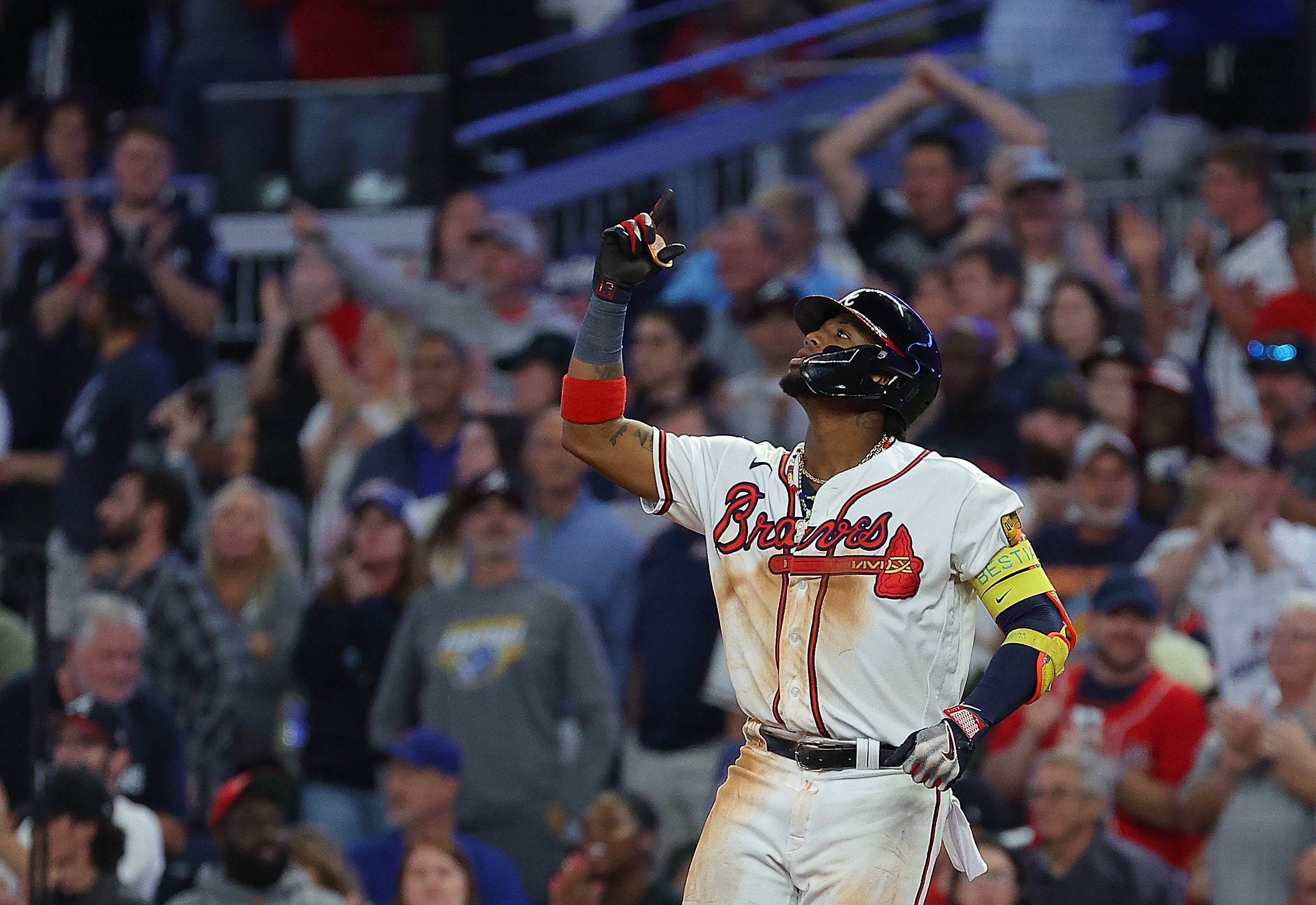 Ronald Acuna Jr. lifts Commissioner Trophy in Braves parade 