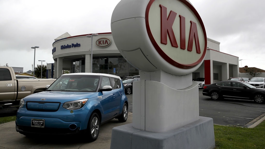 Kia recalls 295,000 vehicles for risk of engine...