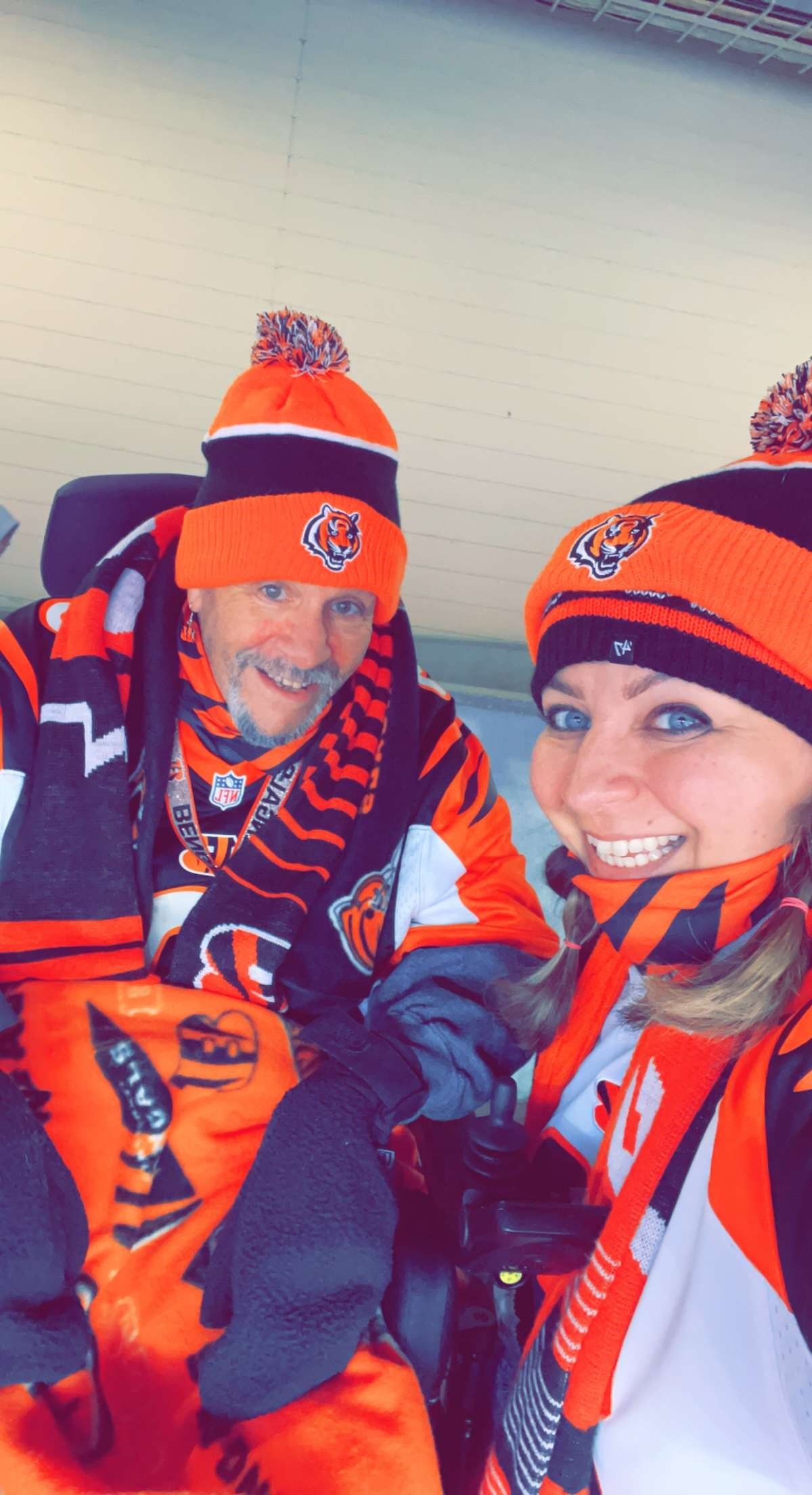 Bengals fan with ALS who was gifted trip to Super Bowl alongside daughter  now paying it forward