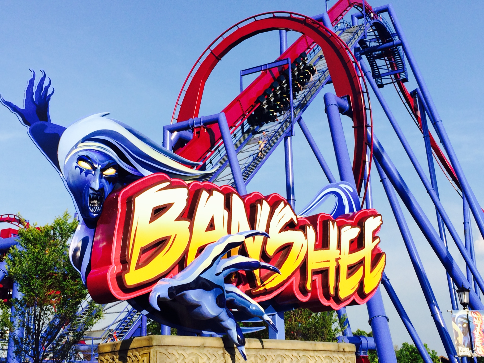 Man critically injured after being hit by Kings Island roller coaster;  Banshee reopens to parkgoers – WHIO TV 7 and WHIO Radio