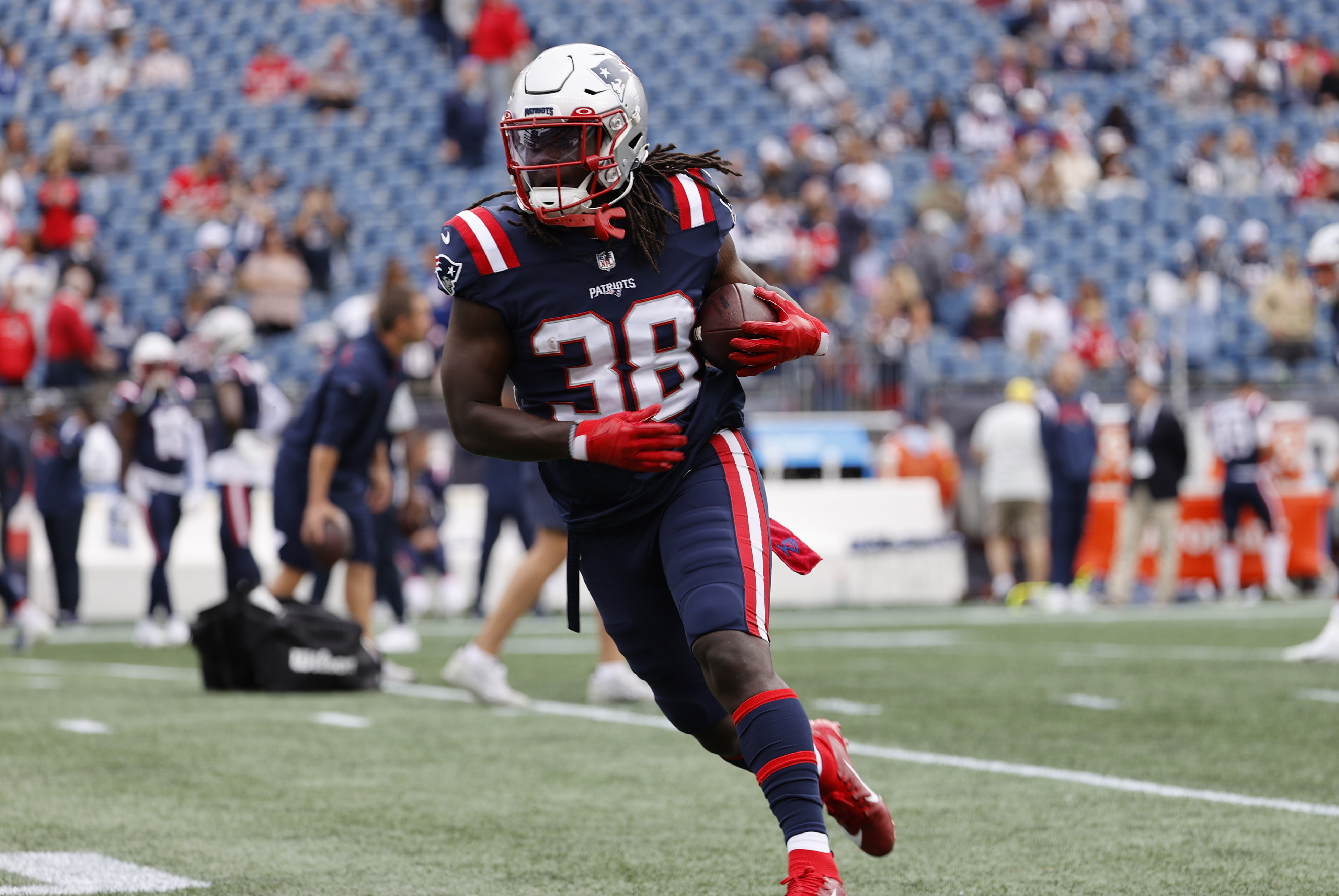 Lions' No. 1 offense hoping to pounce on reeling Patriots – Boston 25 News