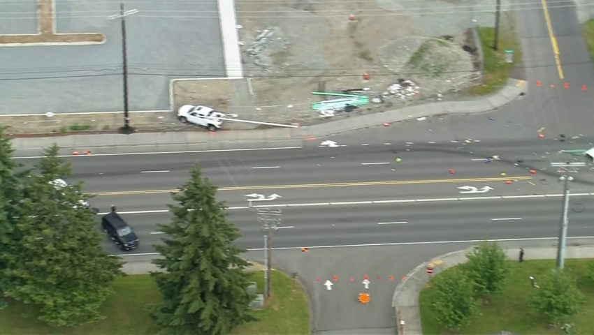 Multi-car crash closes Spanaway Loop Road, several injured