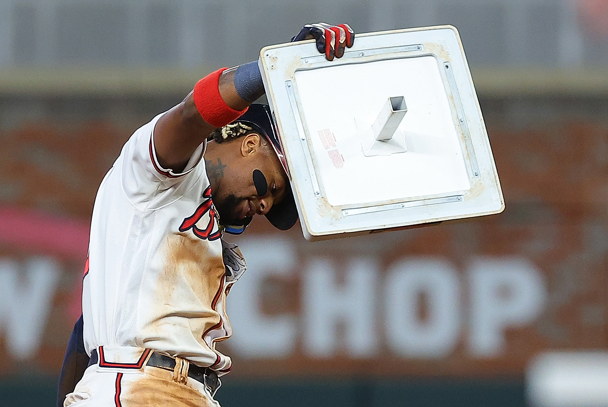 Ronald Acuña Jr.'s son stole the show at the Red Carpet Show