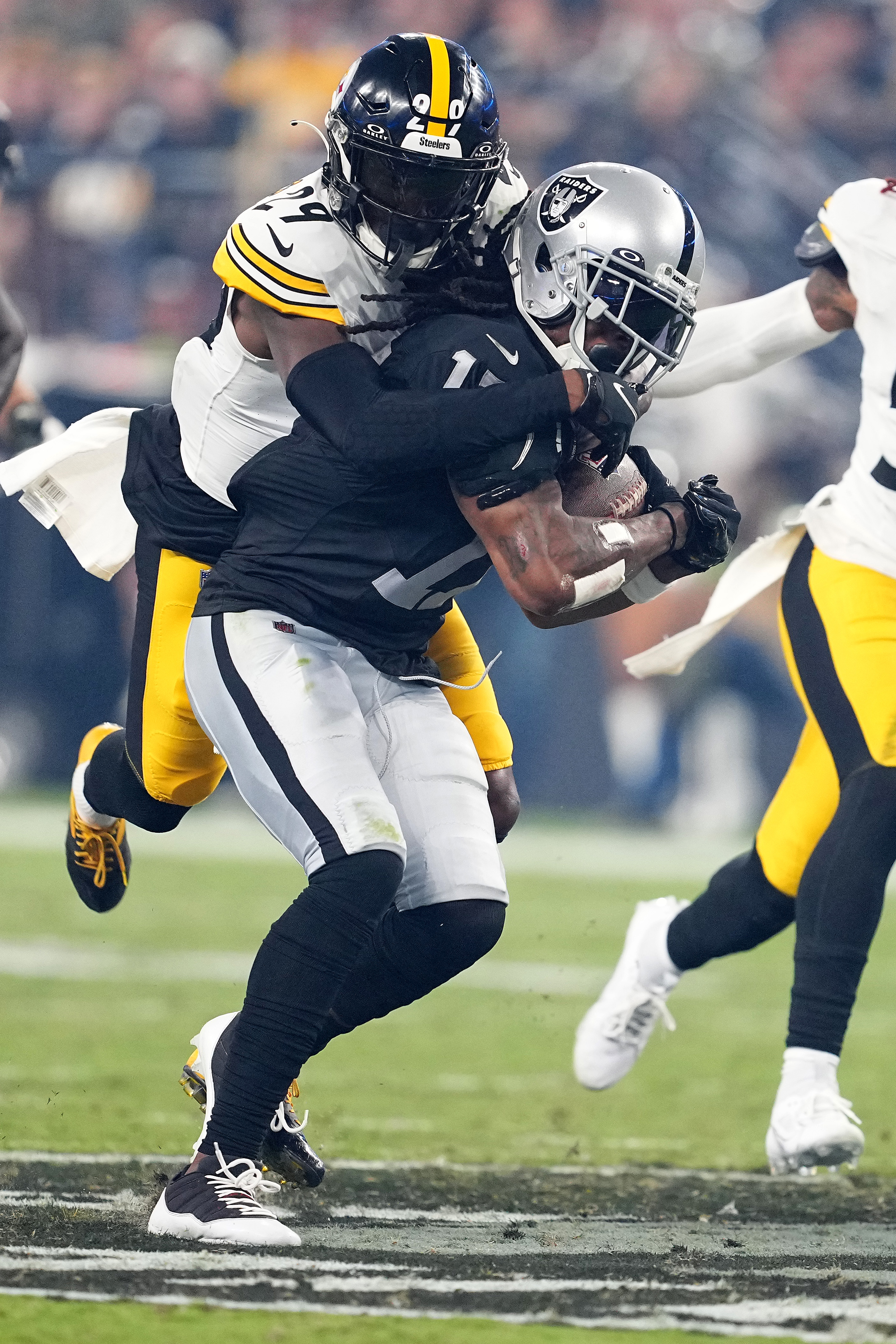 Splash and then some: Steelers make impact in get-right win over Raiders –  WPXI