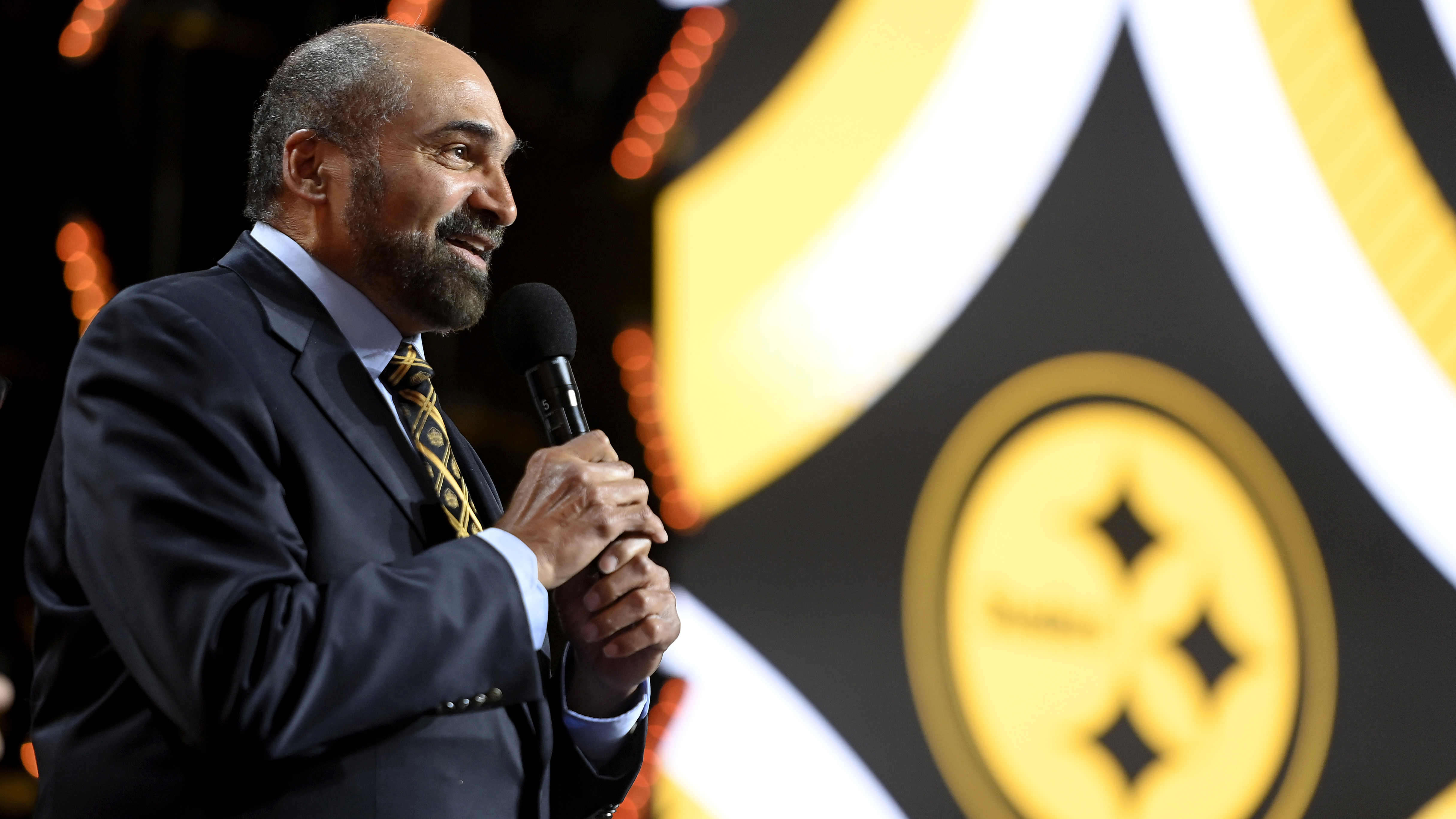 Franco Harris Died Nearly 50 Years After The Immaculate Reception Made Him  An NFL Legend