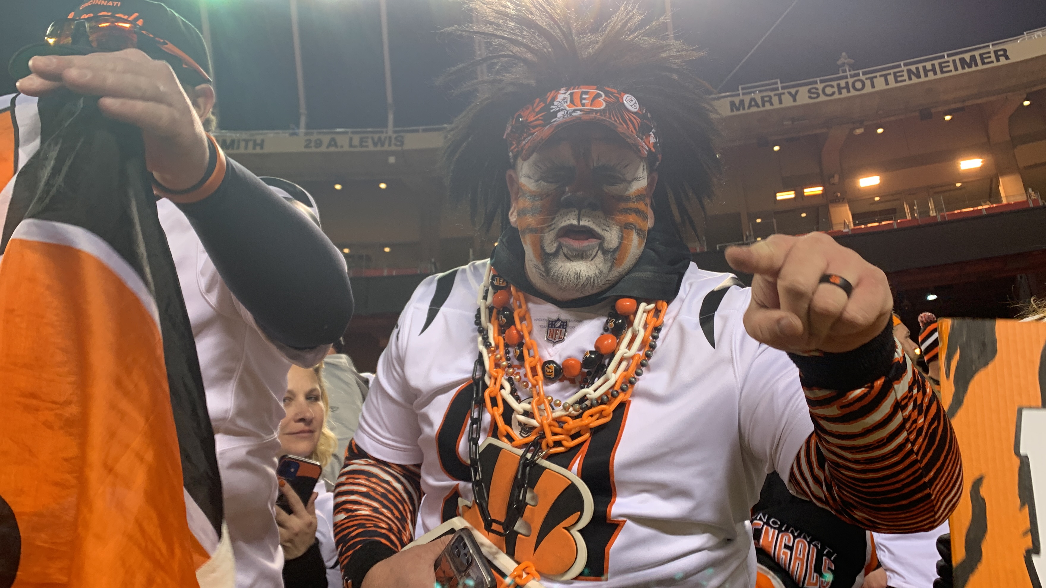 Titans change ticket transfer rules to limit Bengals fans