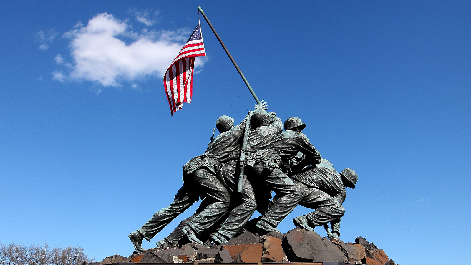 Marine who survived the Battle of Iwo Jima celebrates 105 birthday ...