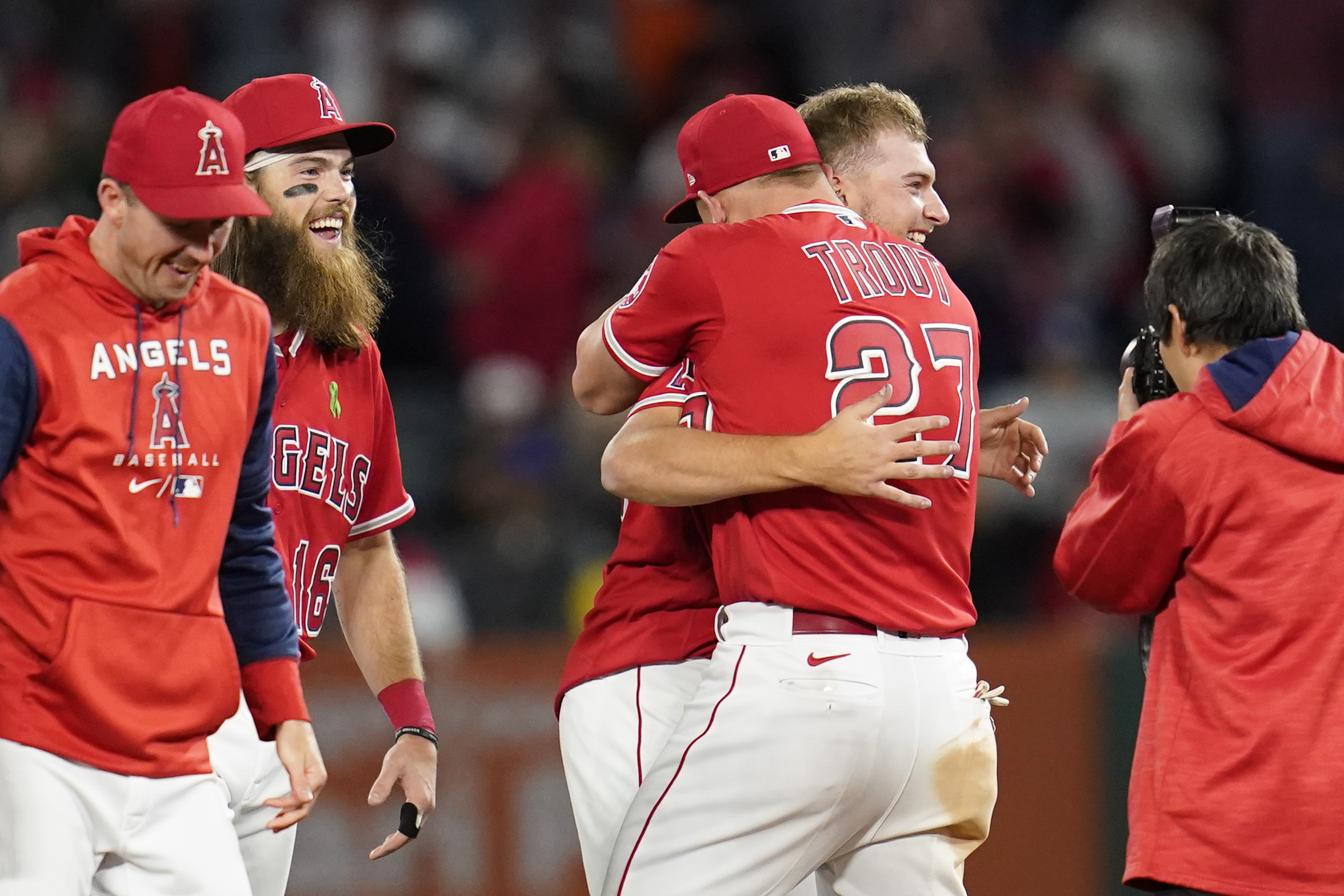 WOW! Angels Rookie Reid Detmers Throws No-No