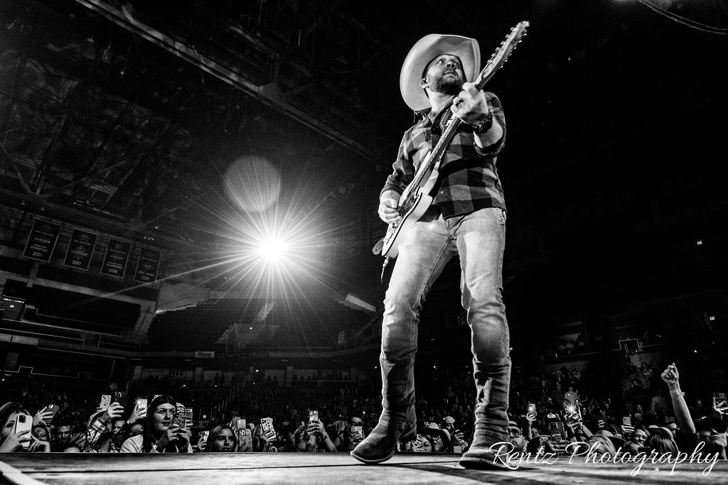 Justin Moore with Special Guests Priscilla Block & Jake McVey – Thursday,  February 9, 2023 – Truist Arena