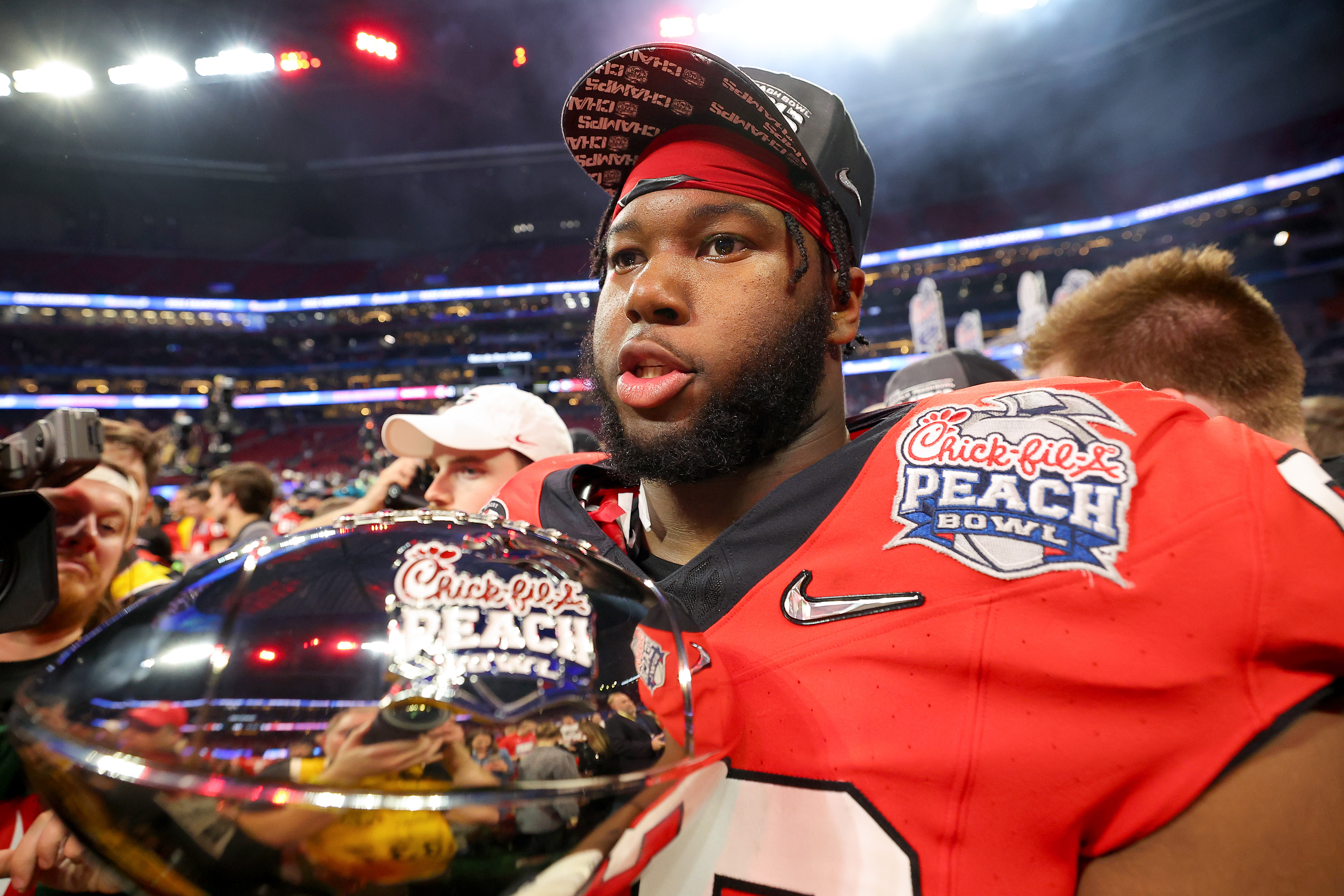 Here comes the champs! Georgia Bulldogs arrive at Atlanta airport