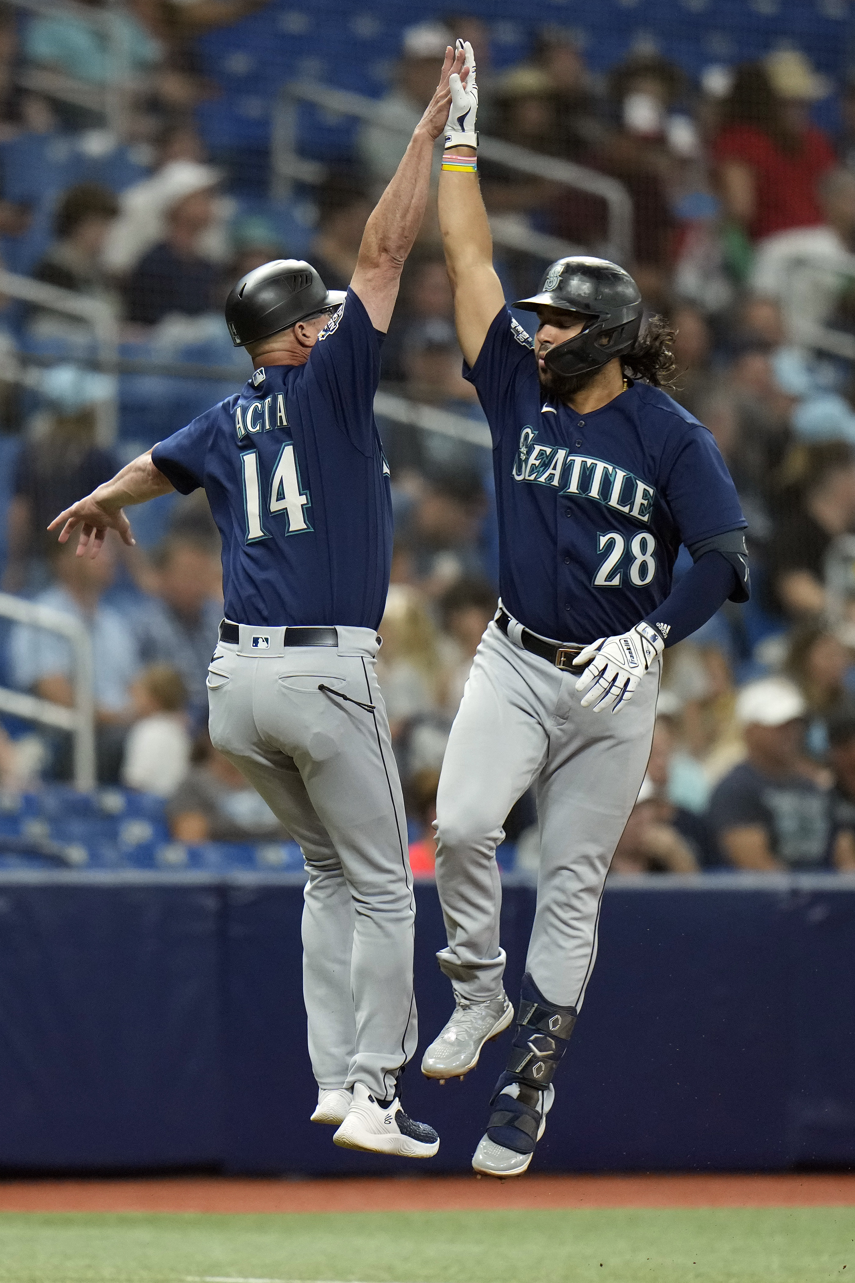 Isaac Paredes' two-run homer (31), 09/27/2023