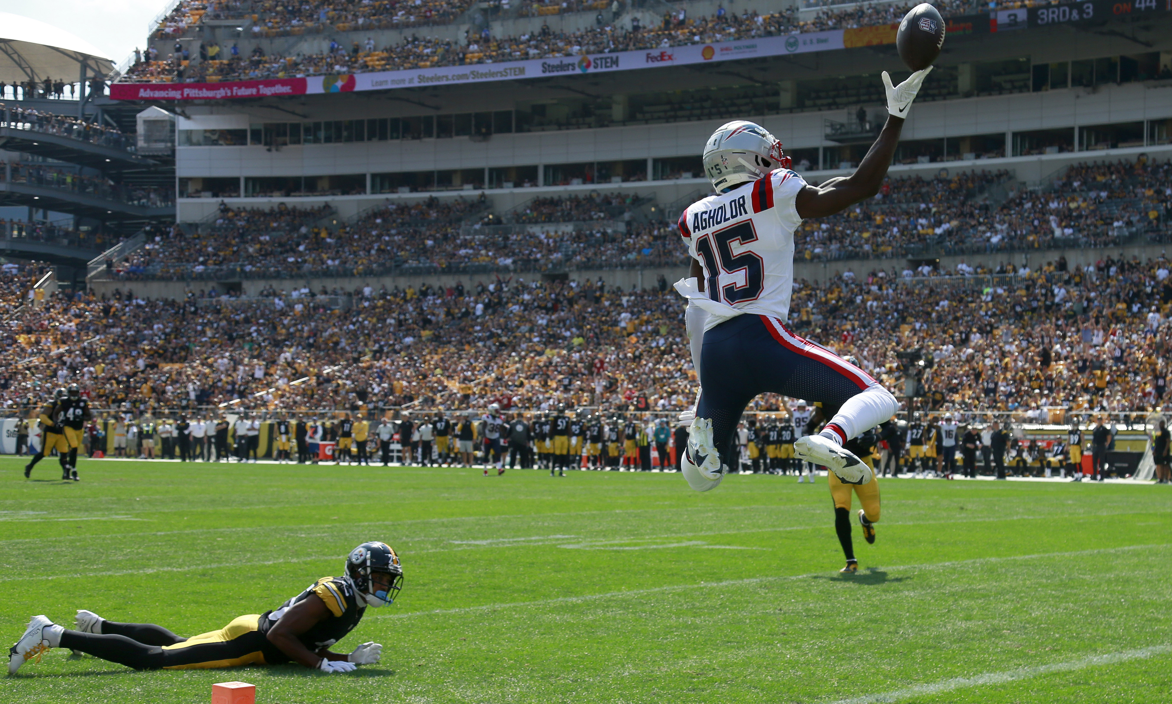 Steelers fall to Patriots, 17-14