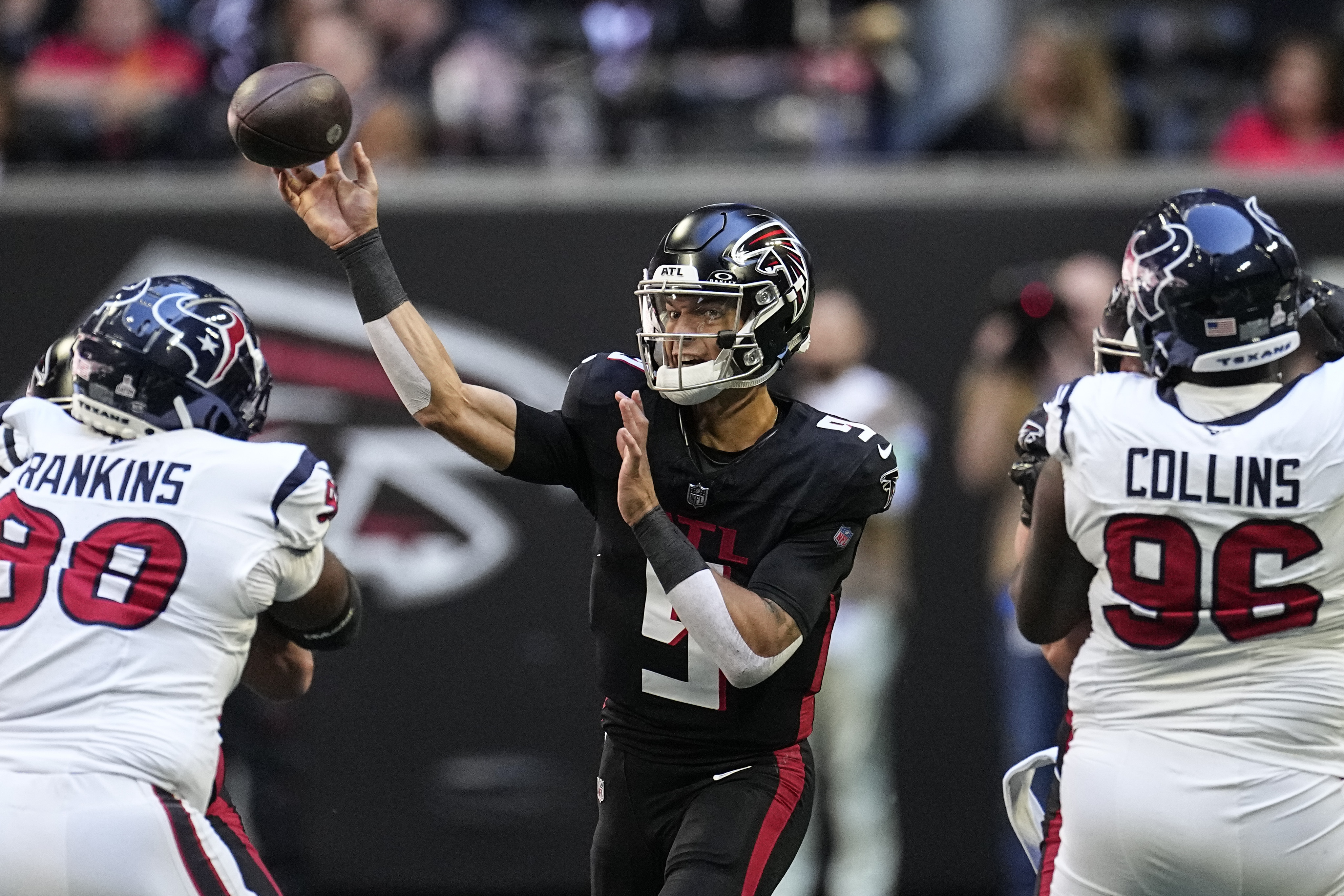 Deion Sanders heaps praise on his QB son Shedeur Sanders after