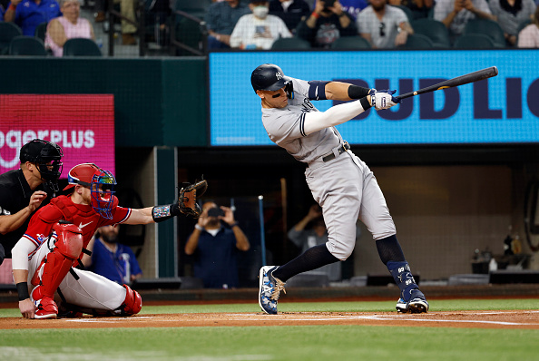 New York Yankees star Aaron Judge hits 61st home run of season, tying Roger  Maris' mark - ESPN