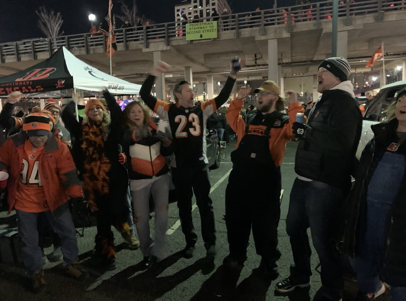 They're great fans, I love them;' Bengals fans gather in Kansas City before  Sunday's playoff game – WHIO TV 7 and WHIO Radio