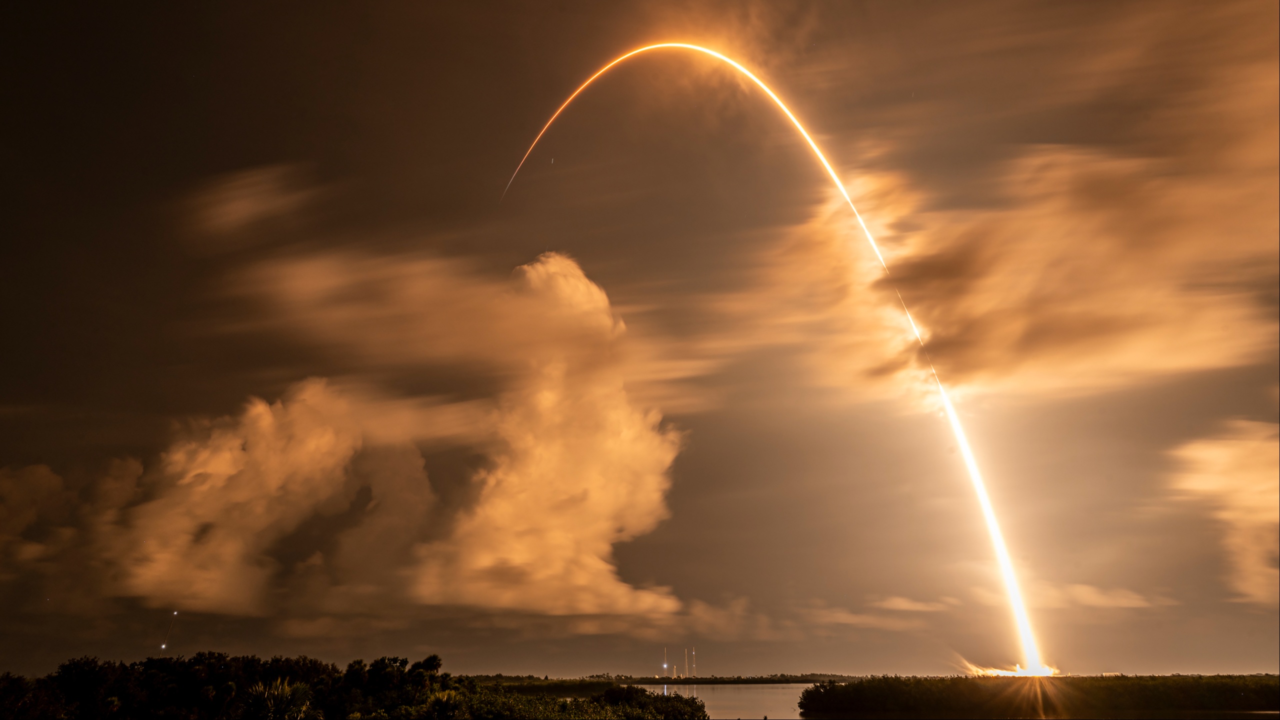 SpaceX will launch communications satellite tonight with Falcon 9