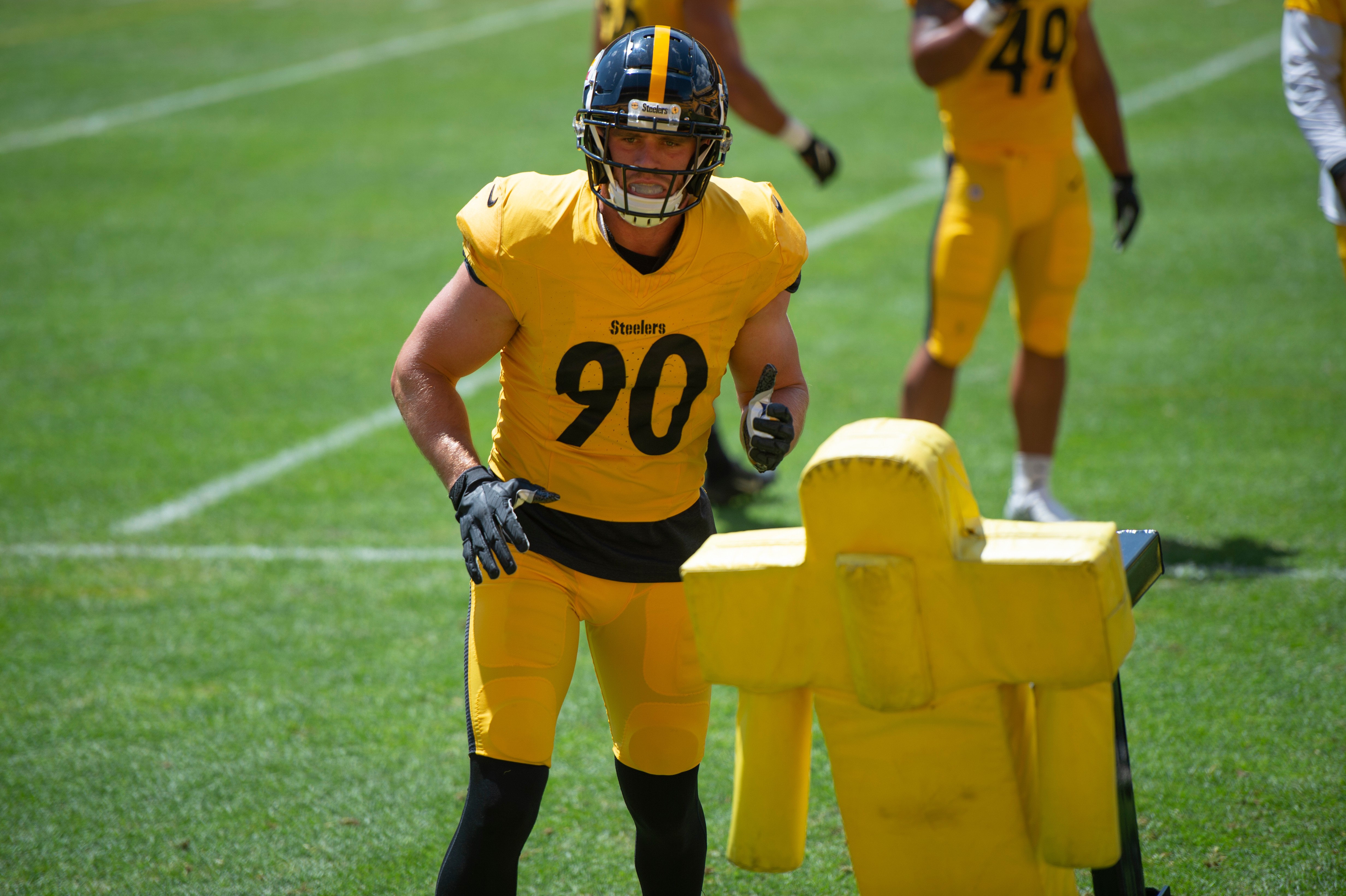 Steelers' Butler: Watt not practicing because of contract