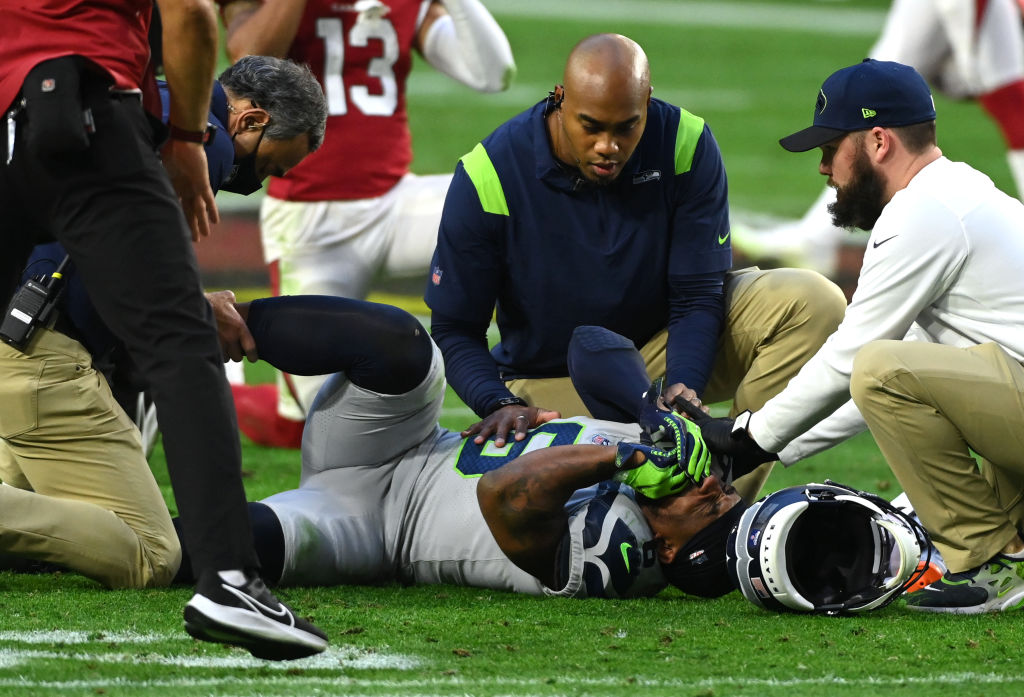 Seahawks safety Quandre Diggs insists he's not holding in, expects to  return to practice soon