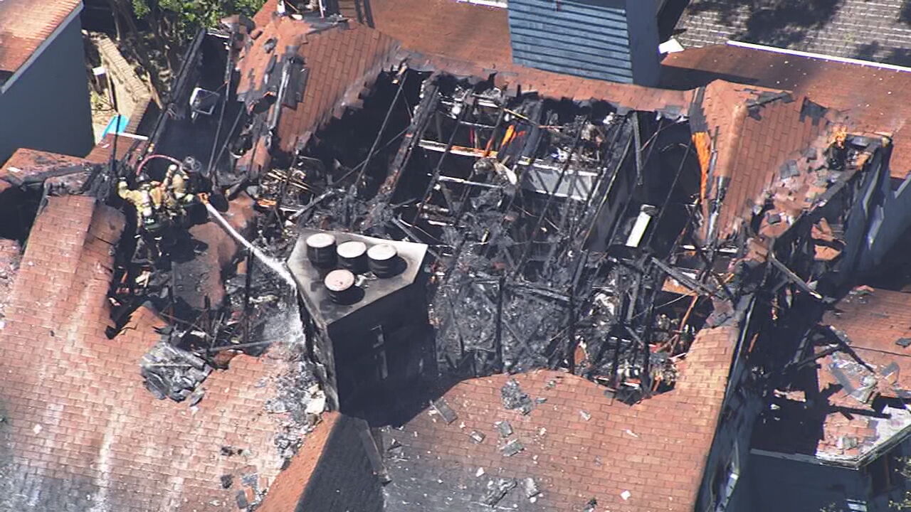 Charlotte Knights mascot helps put out fire in uptown Charlotte 