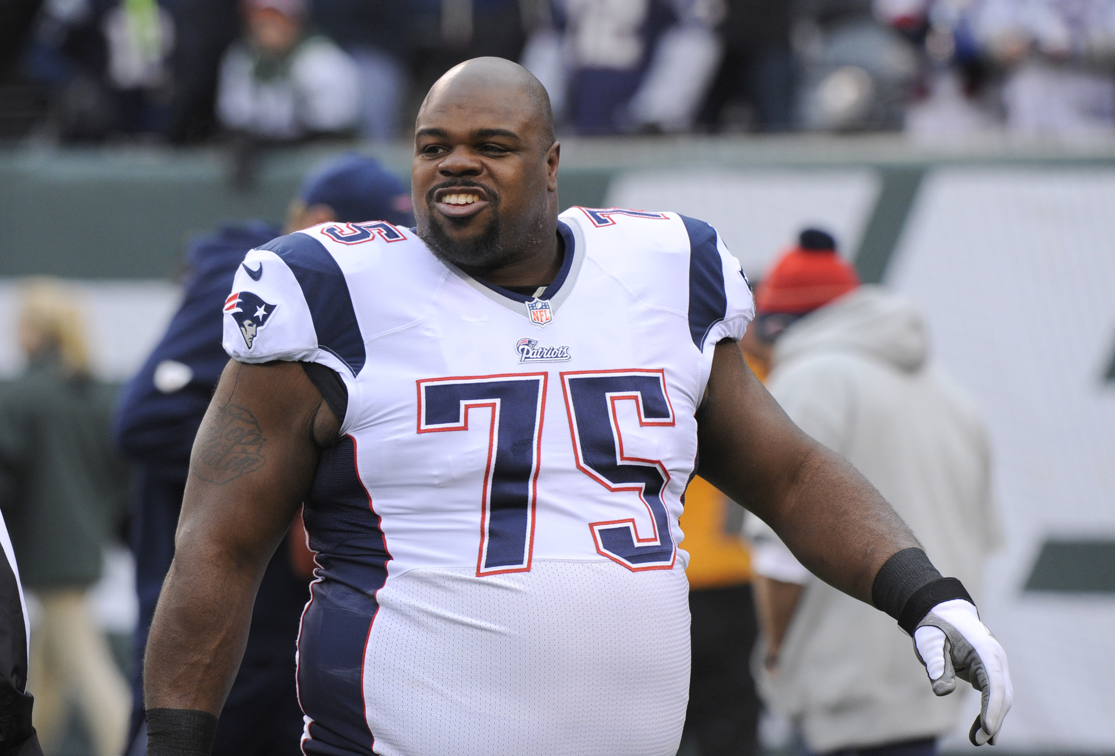 Patriots Hall of Fame inductee Vince Wilfork red jacket fitting