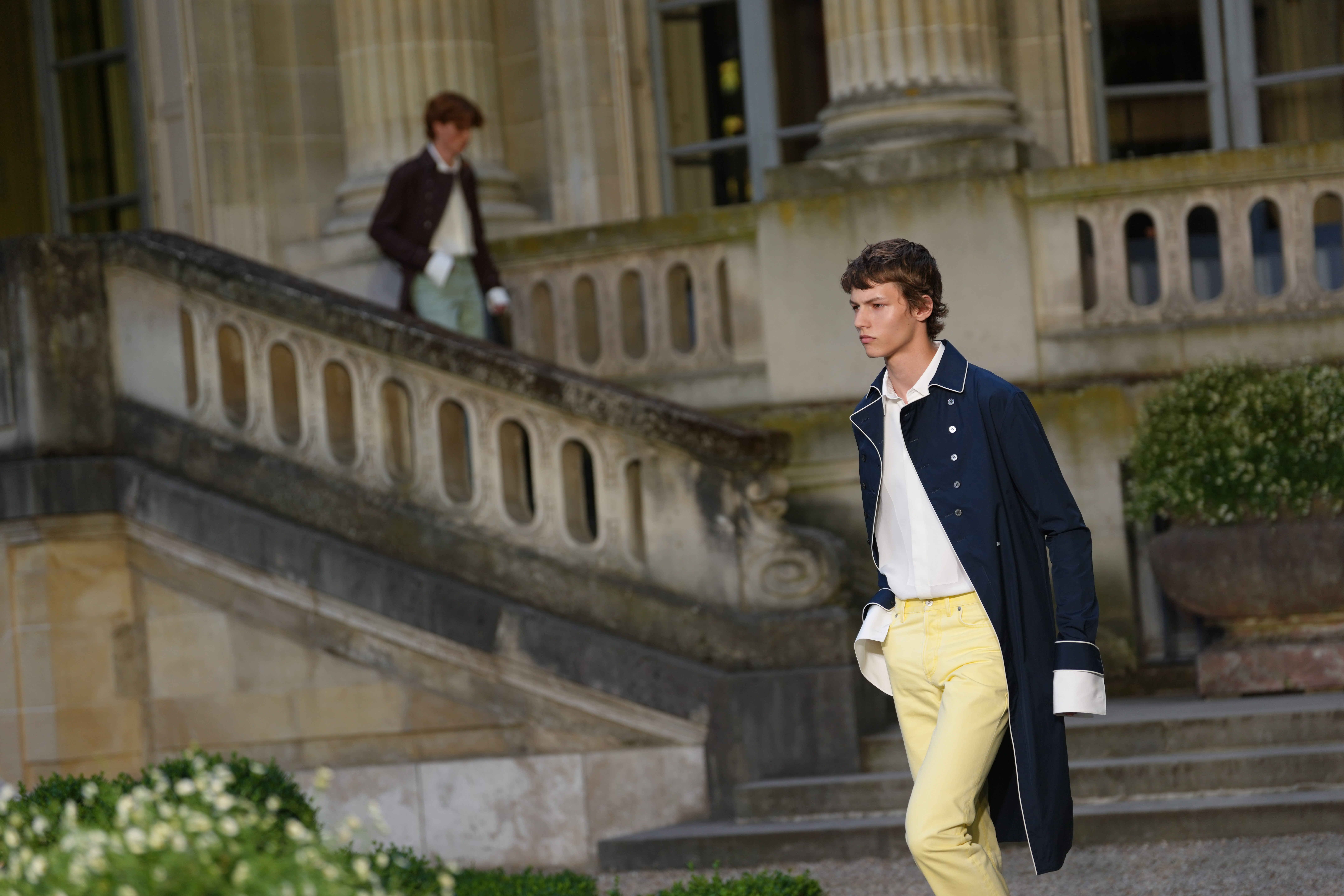 Dior show opens at 9 a.m. as Paris heat bears down on menswear