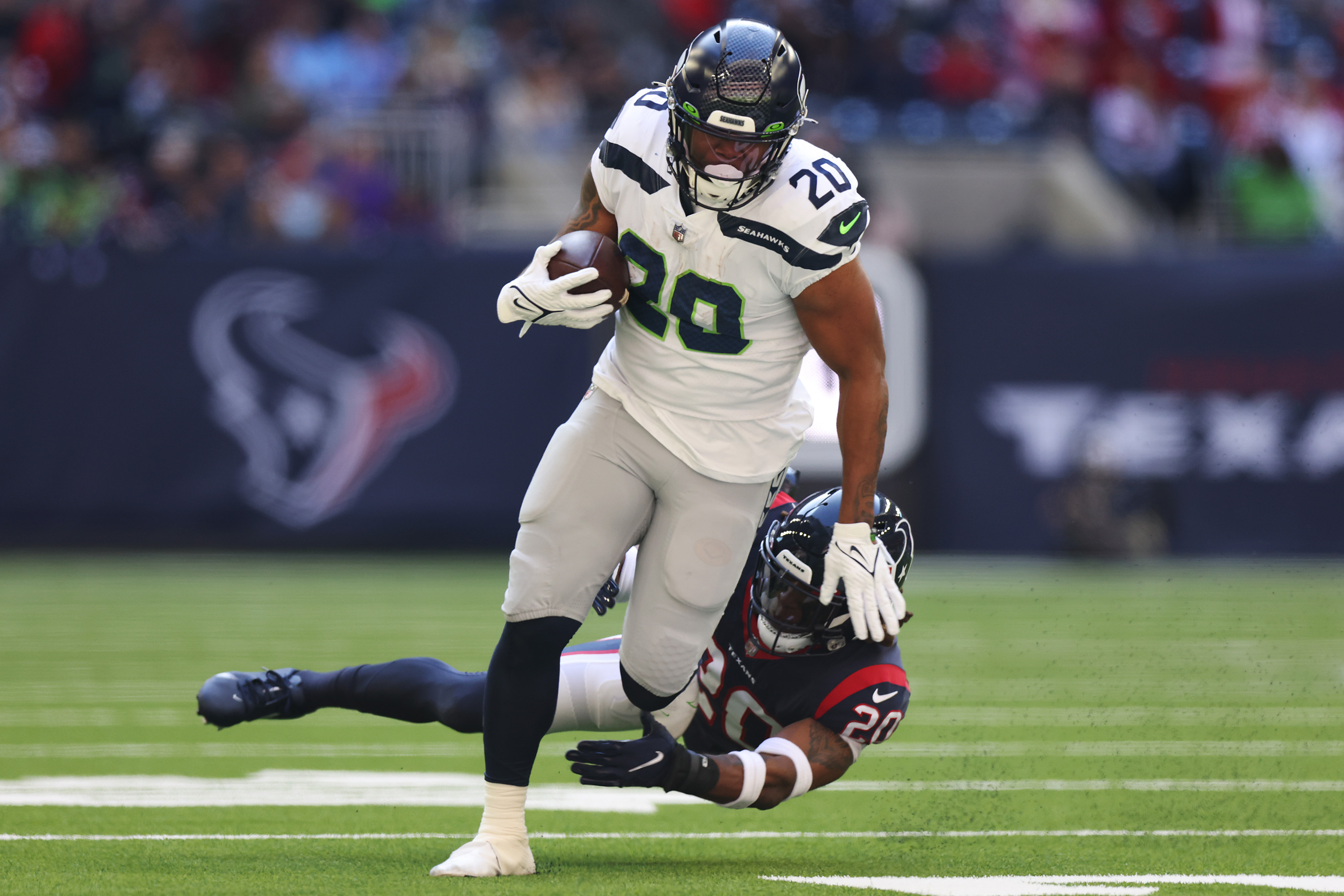 Mills struggles in second half as Seahawks beat Texans 33-13 - The